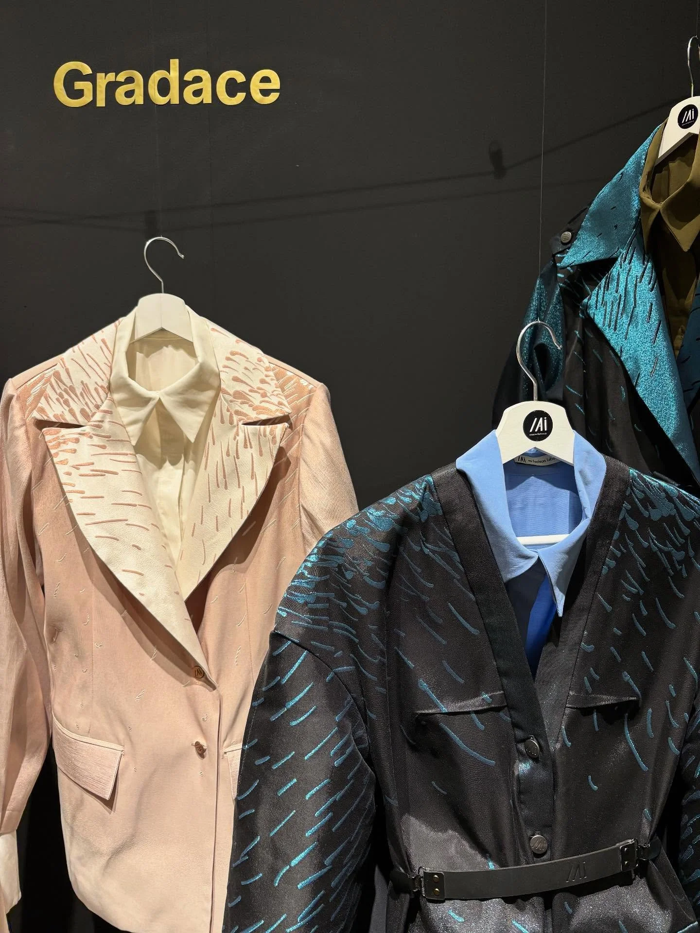 LAST DAY 🖤💙🤍 @designblok_prague @hedva_cesky_brokat @baagi.cz