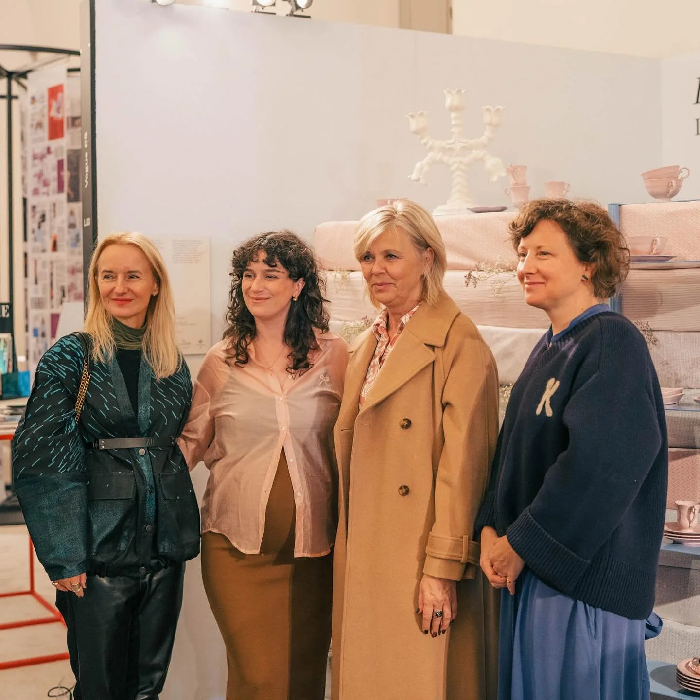 @designblok_prague @janazielinski 🖤🩵
#outfit @baagi.cz @hedva_cesky_brokat