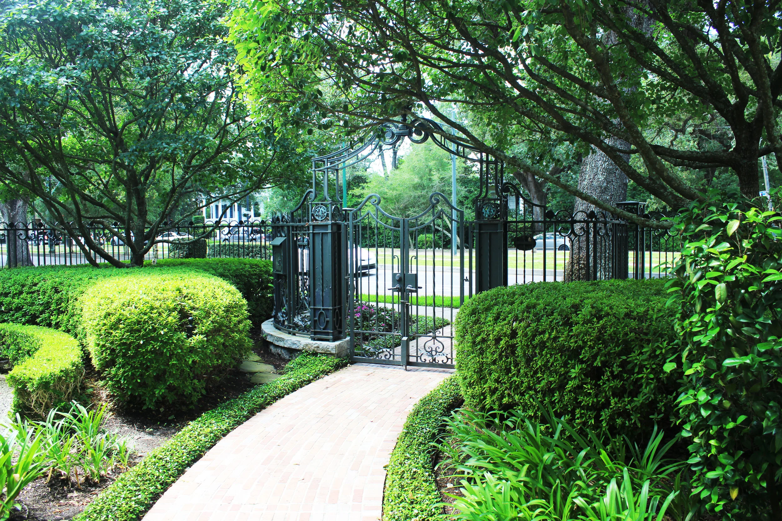 GATE1.jpg