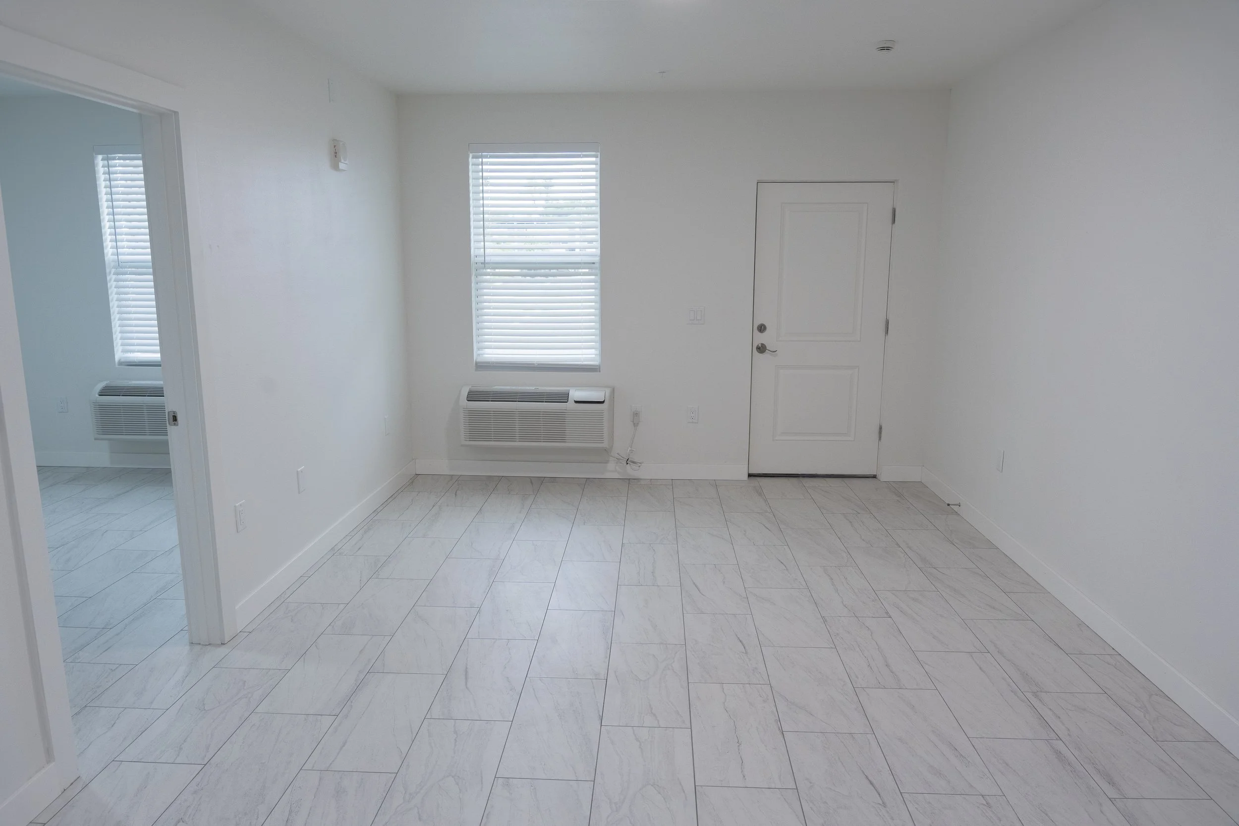 060526-OneStopHousing-Apartment-011.jpg