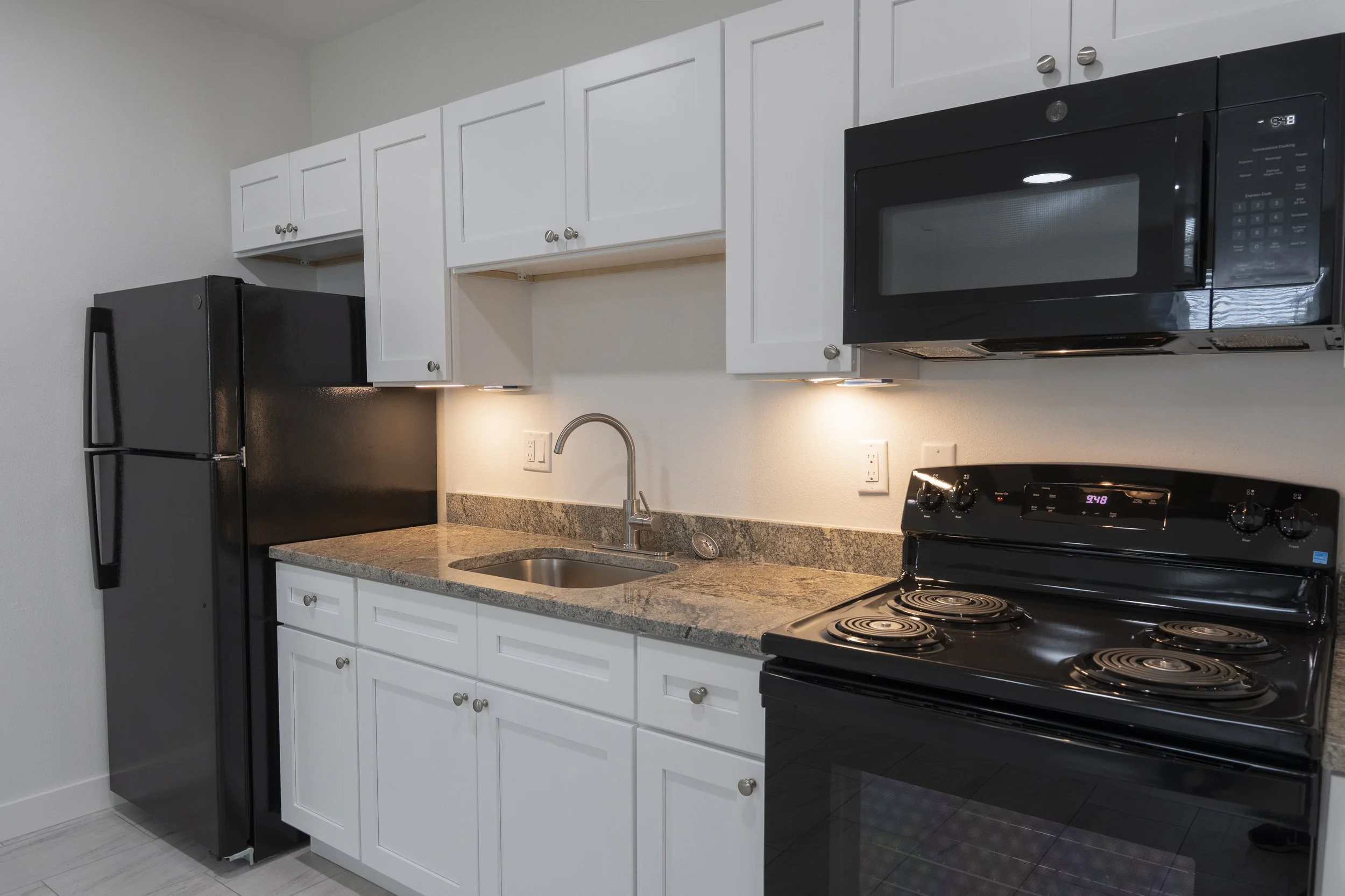 060526-OneStopHousing-Apartment-018.jpg