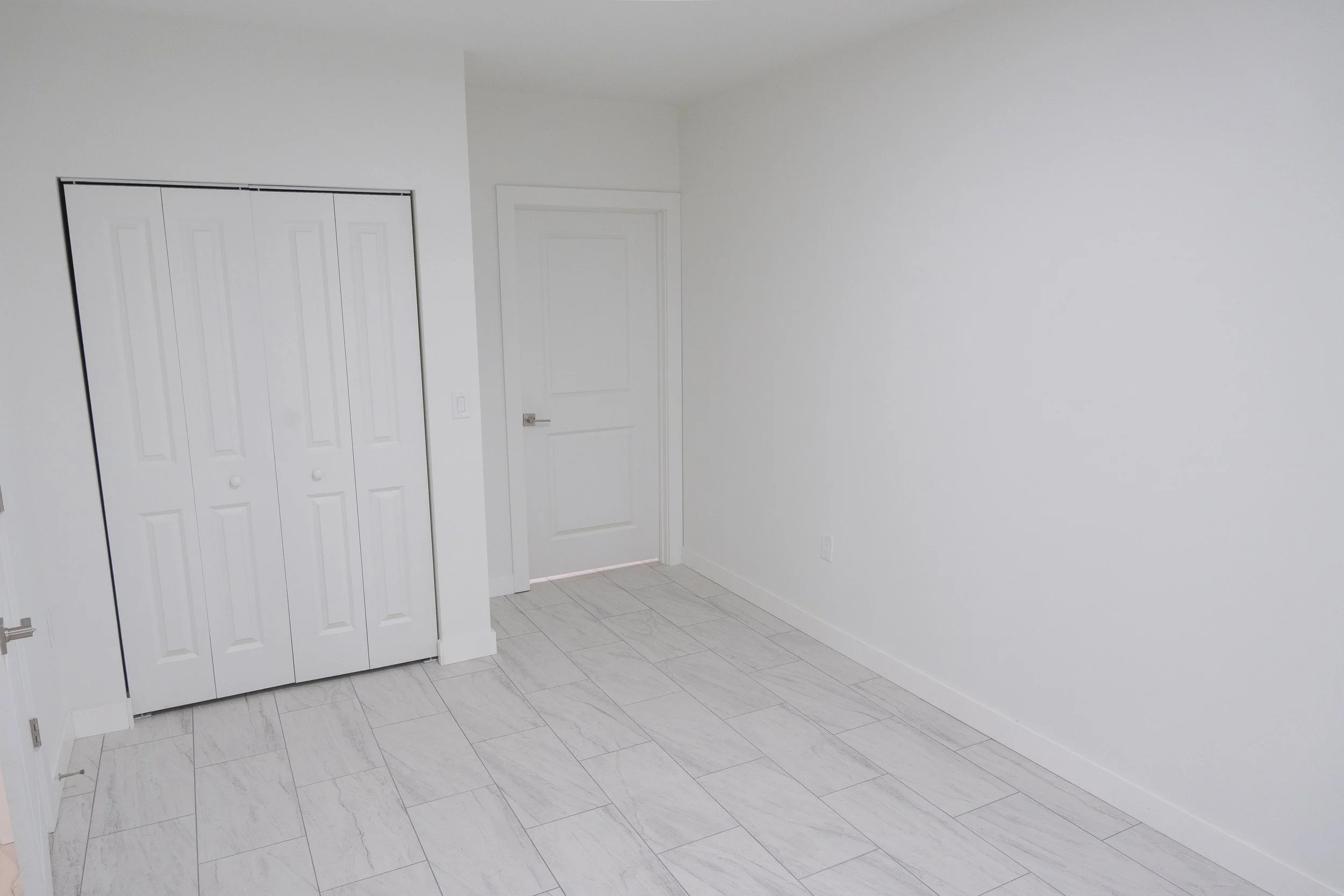 060526-OneStopHousing-Apartment-019.jpg