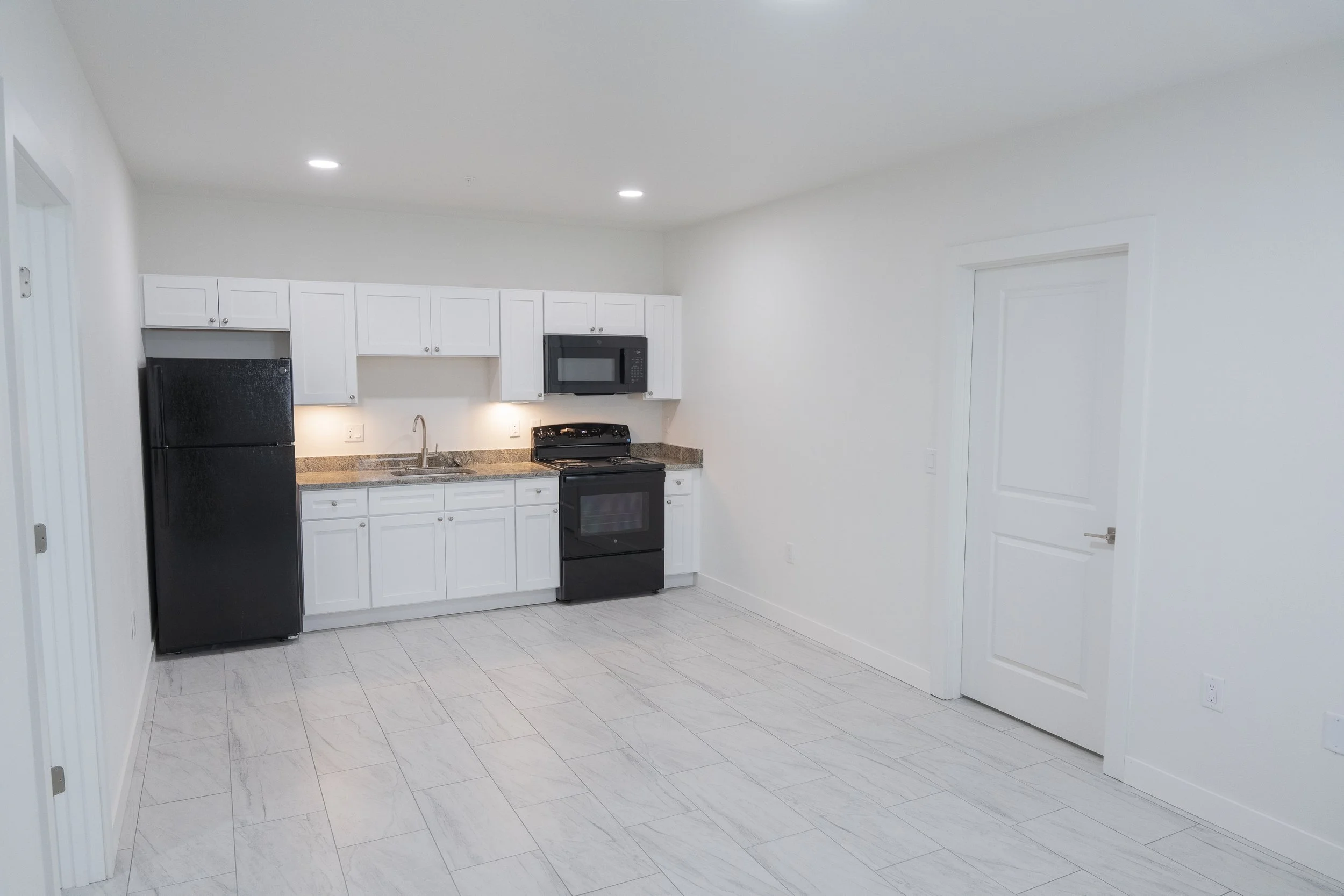 060526-OneStopHousing-Apartment-023.jpg