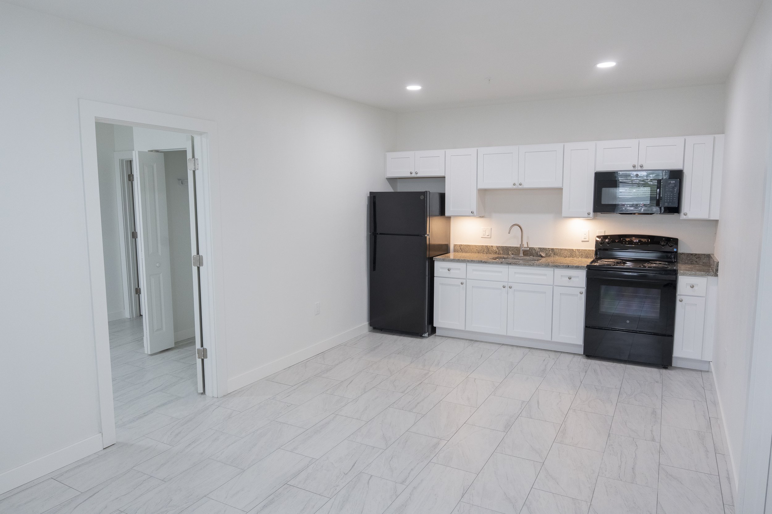 060526-OneStopHousing-Apartment-024.jpg