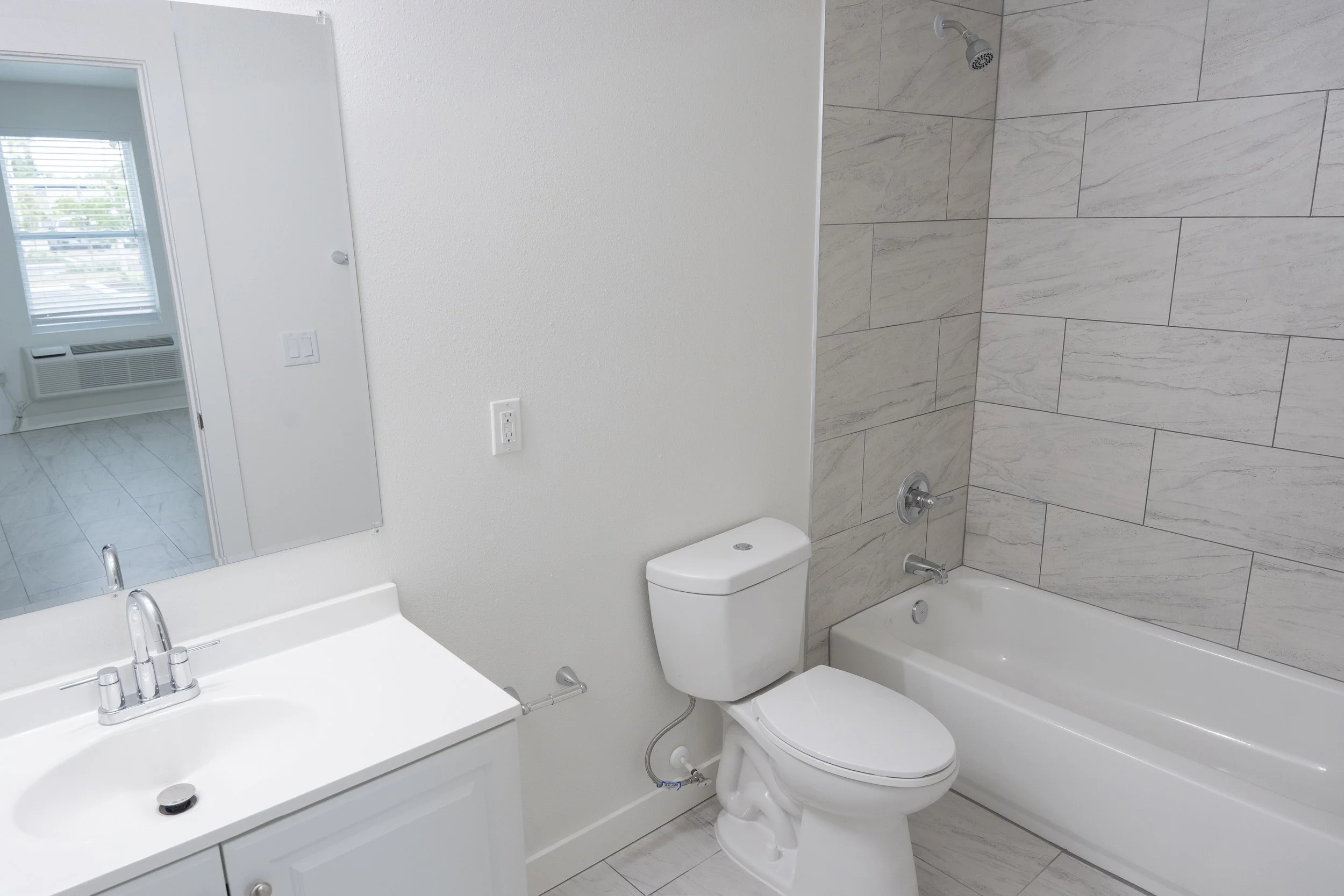 060526-OneStopHousing-Apartment-029.jpg