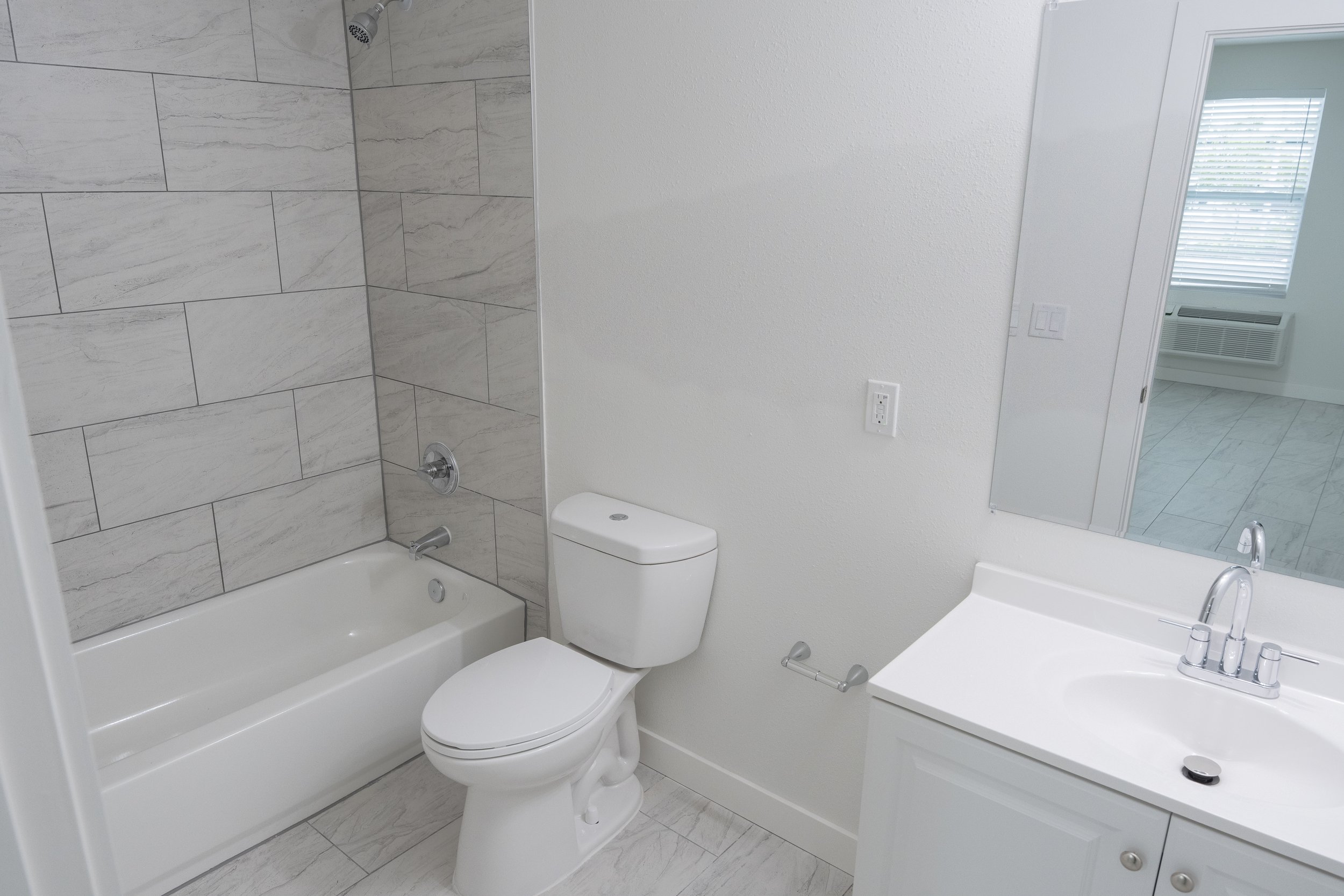 060526-OneStopHousing-Apartment-033.jpg