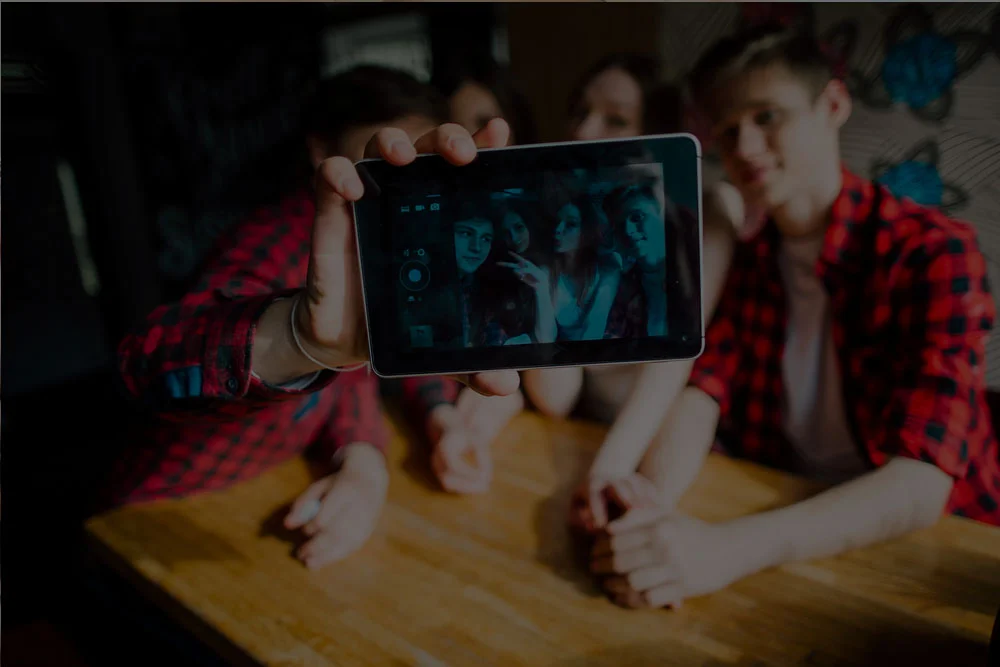  Las nuevas generaciones están dispuestas a gastar más dinero en aquellos productos que estén alineados a sus ideales, incluso muy por encima de lo que las otras generaciones lo están.   “Millenials impulsan el consumo argentino”, Nielsen.  