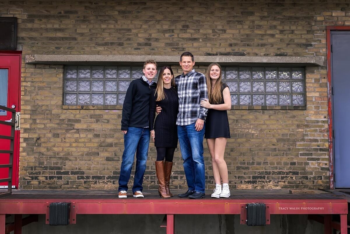 A 10+ year family. 💕These kids were babies when I first photographed them!! Joy I&rsquo;ve absolutely love photographing your family all these years!
Tracy Walsh Photography #familyphotography #mnphotographer #mplsphotographer #clickmagazine #over10
