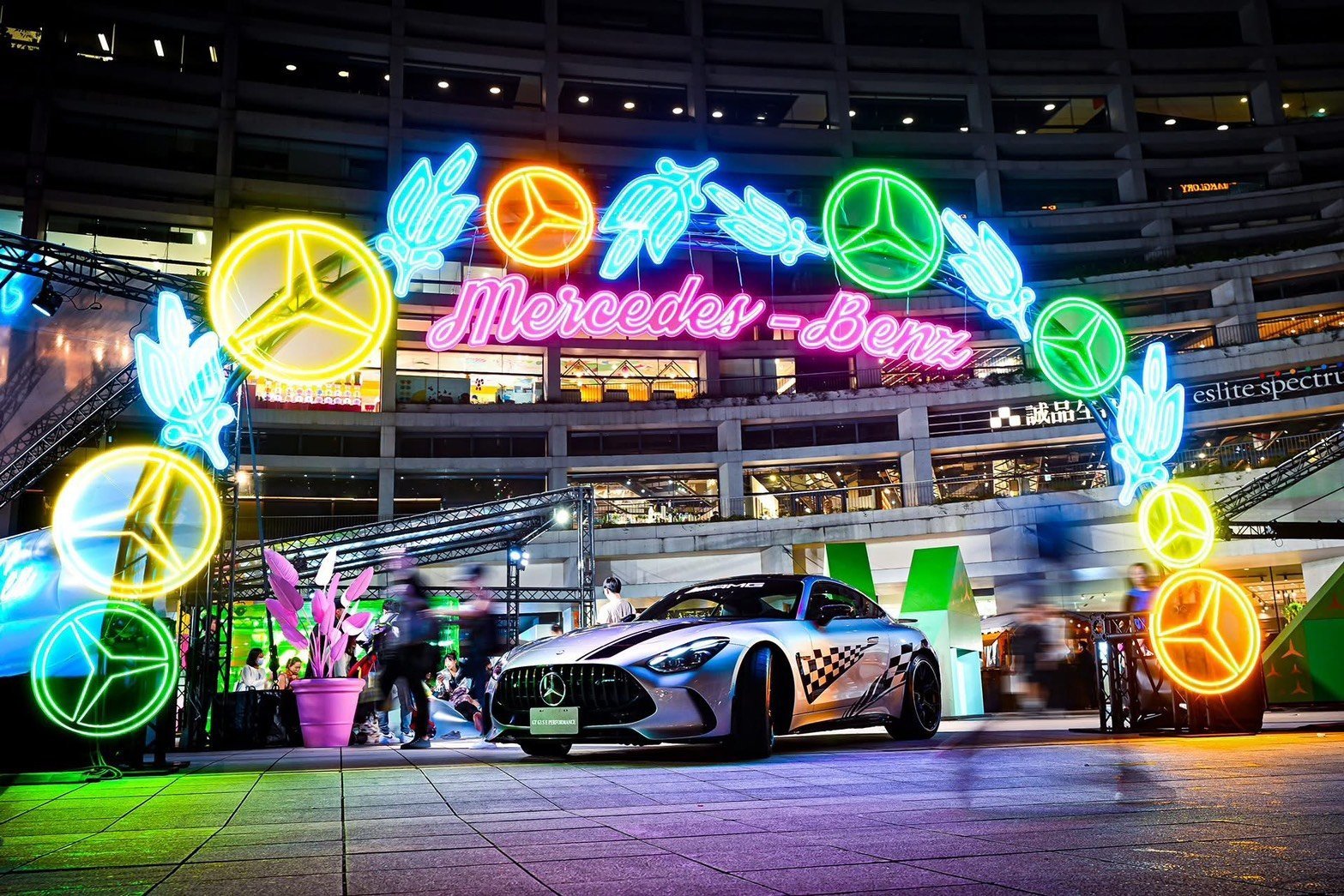 Mercedes-Benz 台灣賓士 -『星動樂園』全台巡迴電車試駕活動