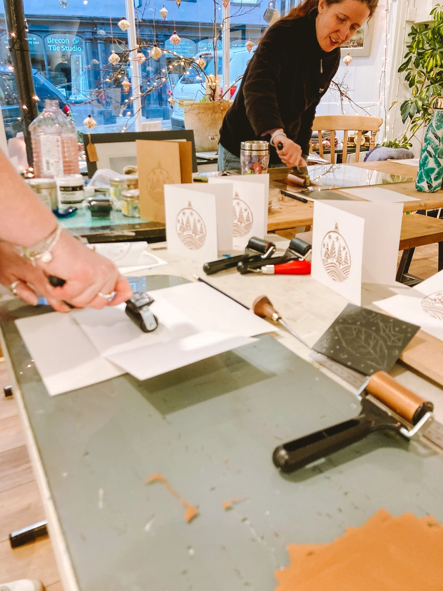 christmas card class lino.jpg