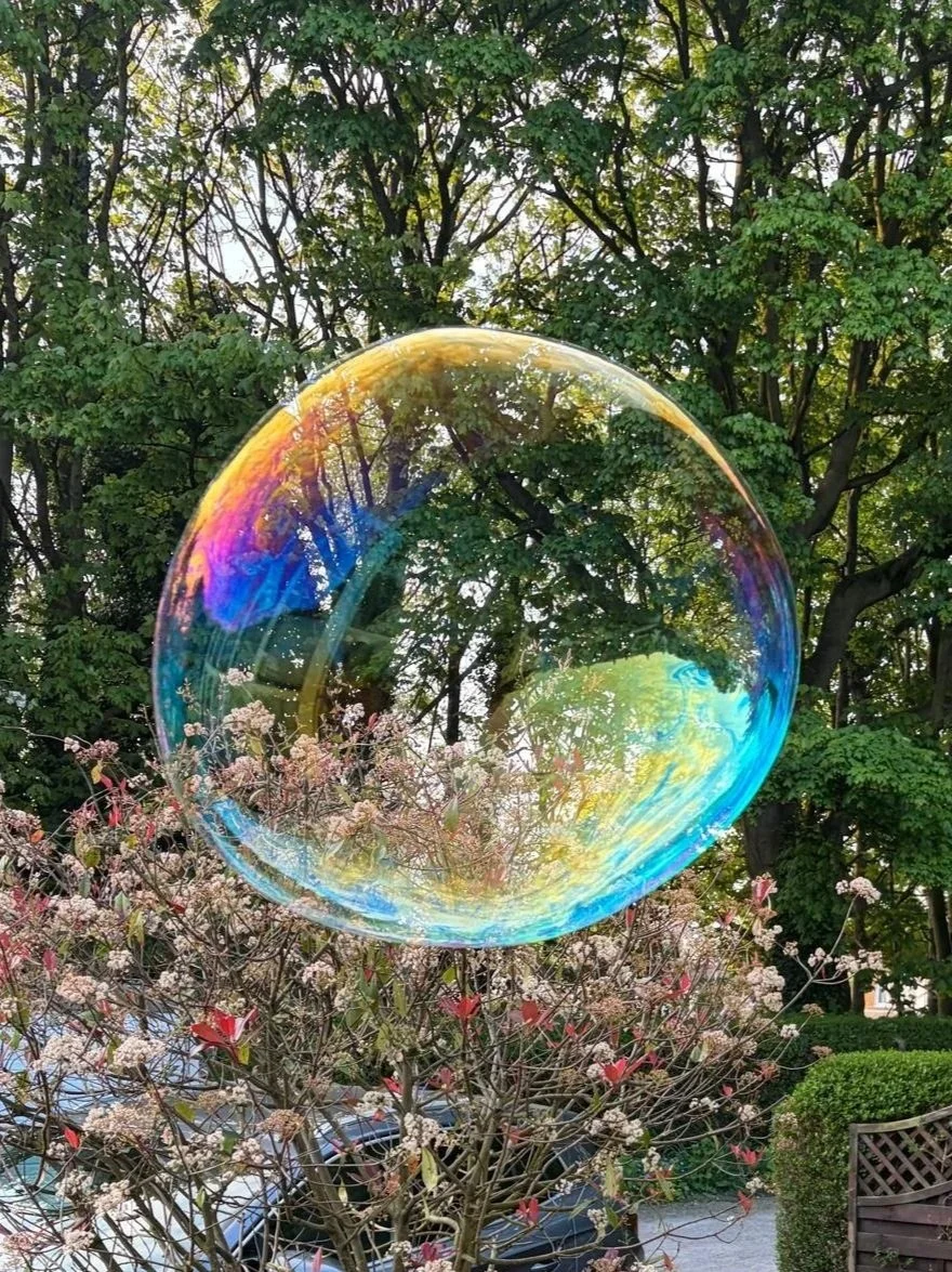 The quality of connection; giant bubbles