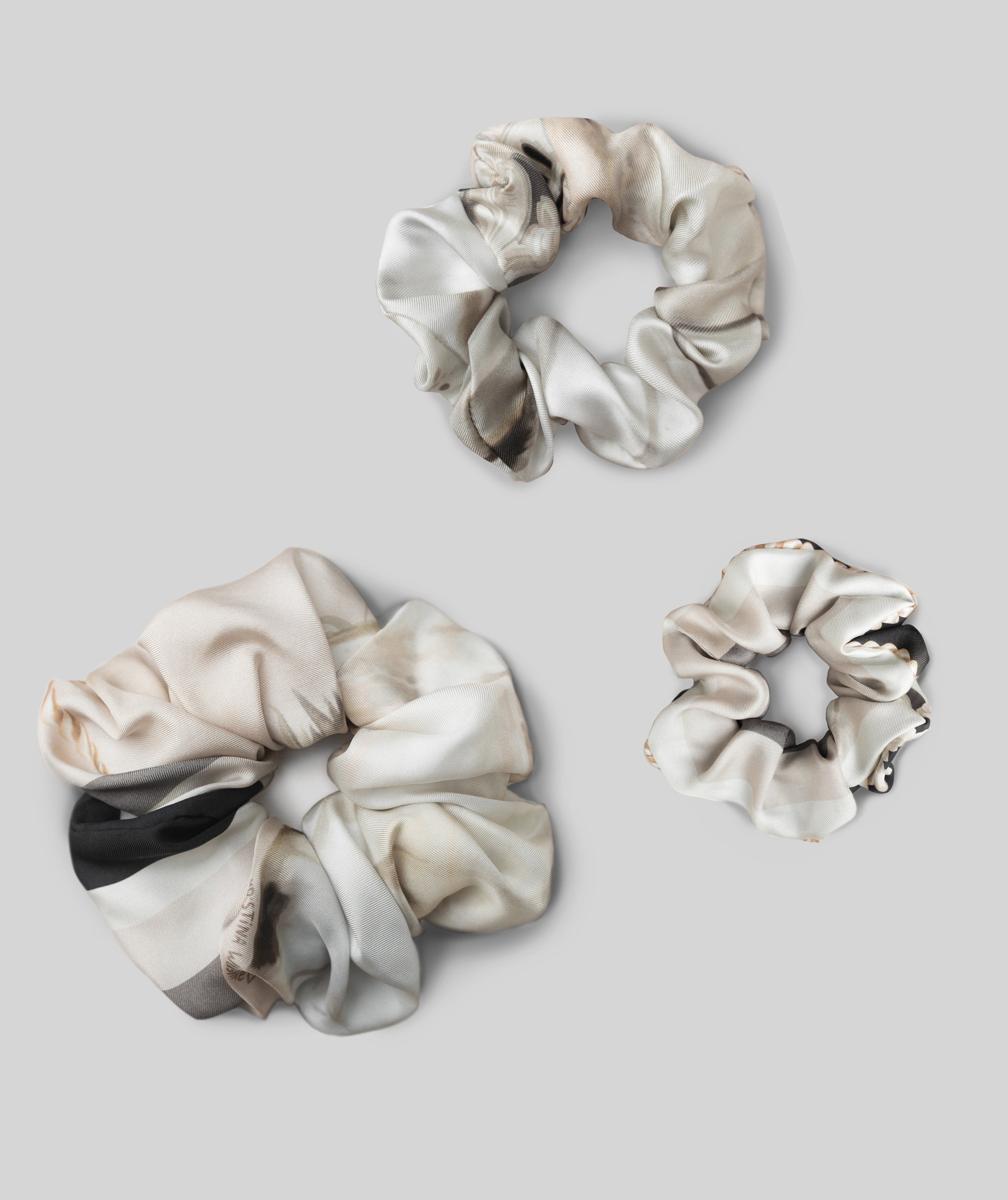 Set Beige MOTH Scrunchies Set.jpg