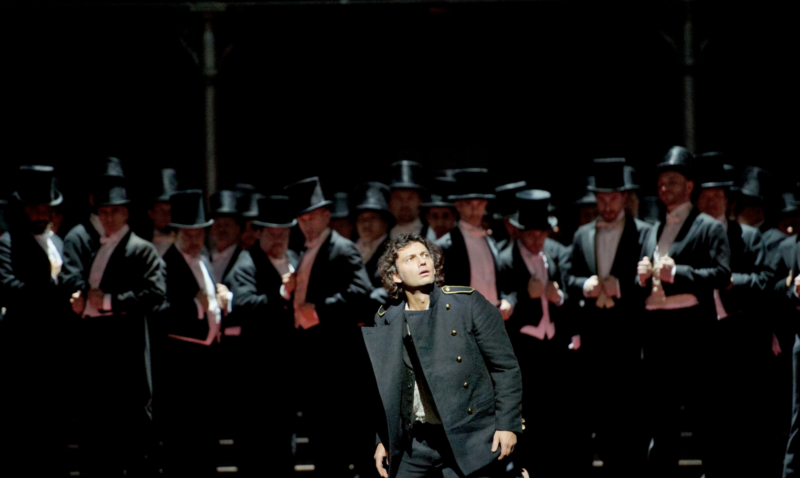 Chef modiste pour la restauration et remise en forme des chapeaux pour "Lonhengrin", à l'Opéra Bastille. 