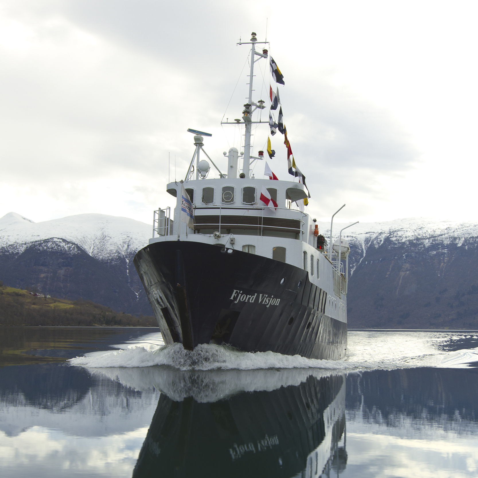 Boat_Cruise_Fjord.jpg