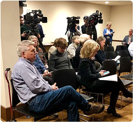 Reporters and LWVMN members