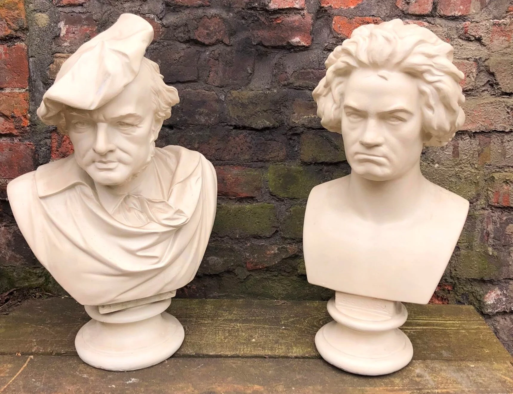 «Bayreuth in Bonn» -  Katharina und Nike Wagner bringen 2020 das Bayreuther Festspielorchester nach Bonn.