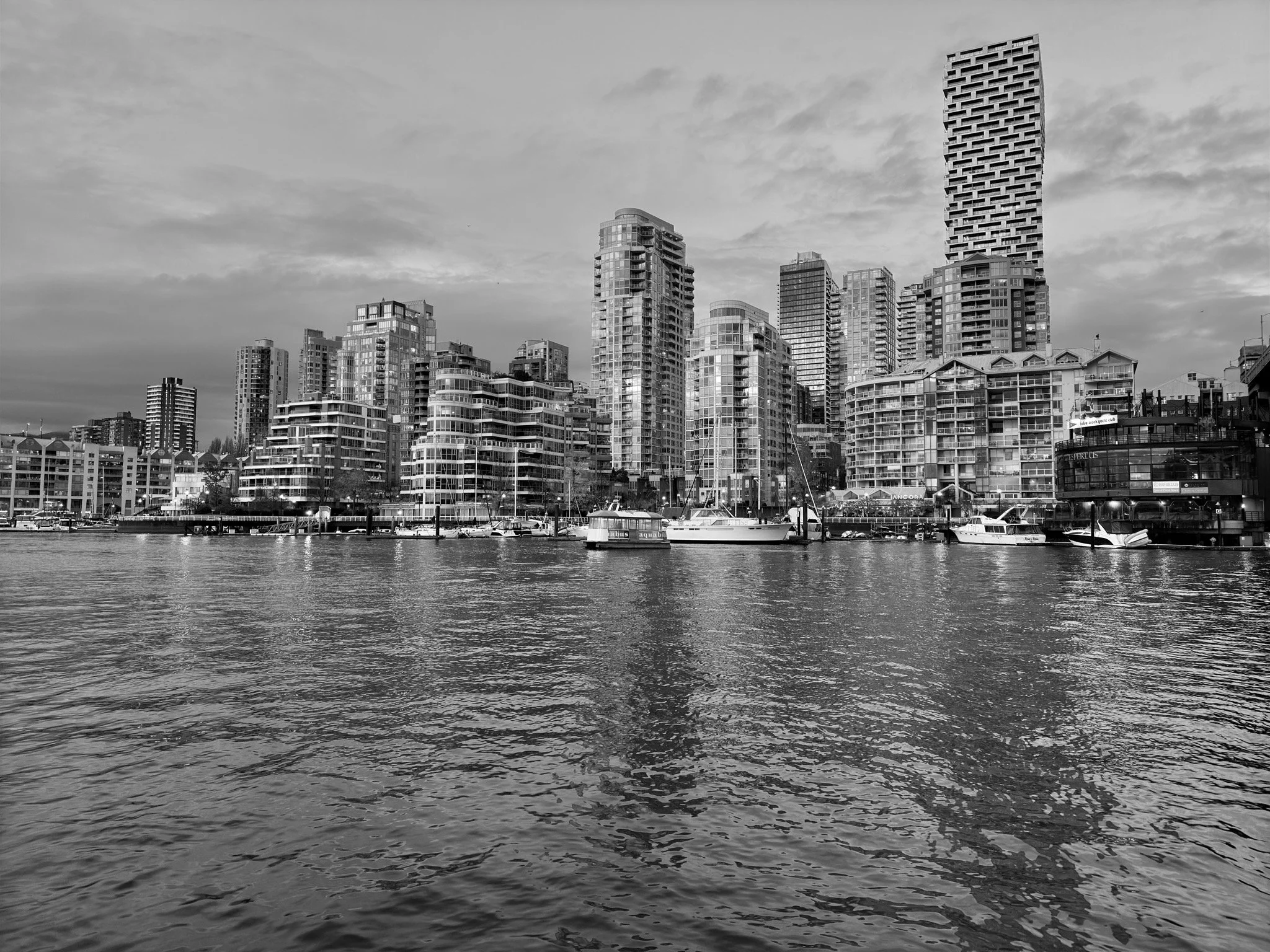 Episode 175: What Is a Photo?