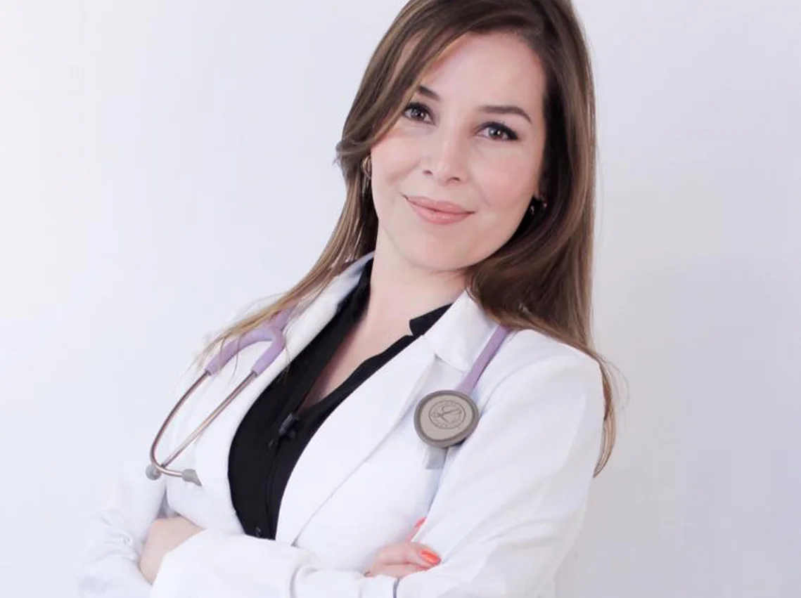 Dra. Claudia Zapién Especialista en medicina antienvejicimiento