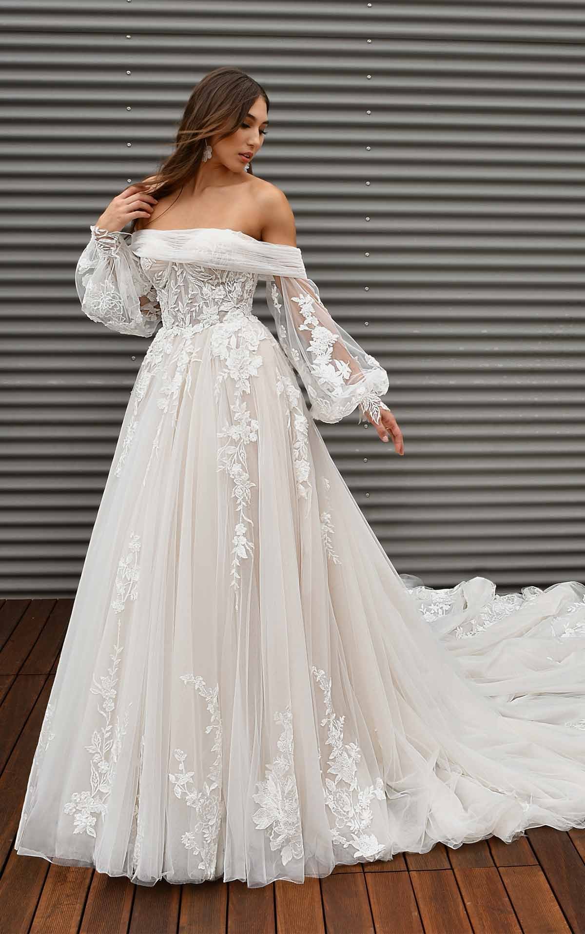 long sleeve wedding dresses,