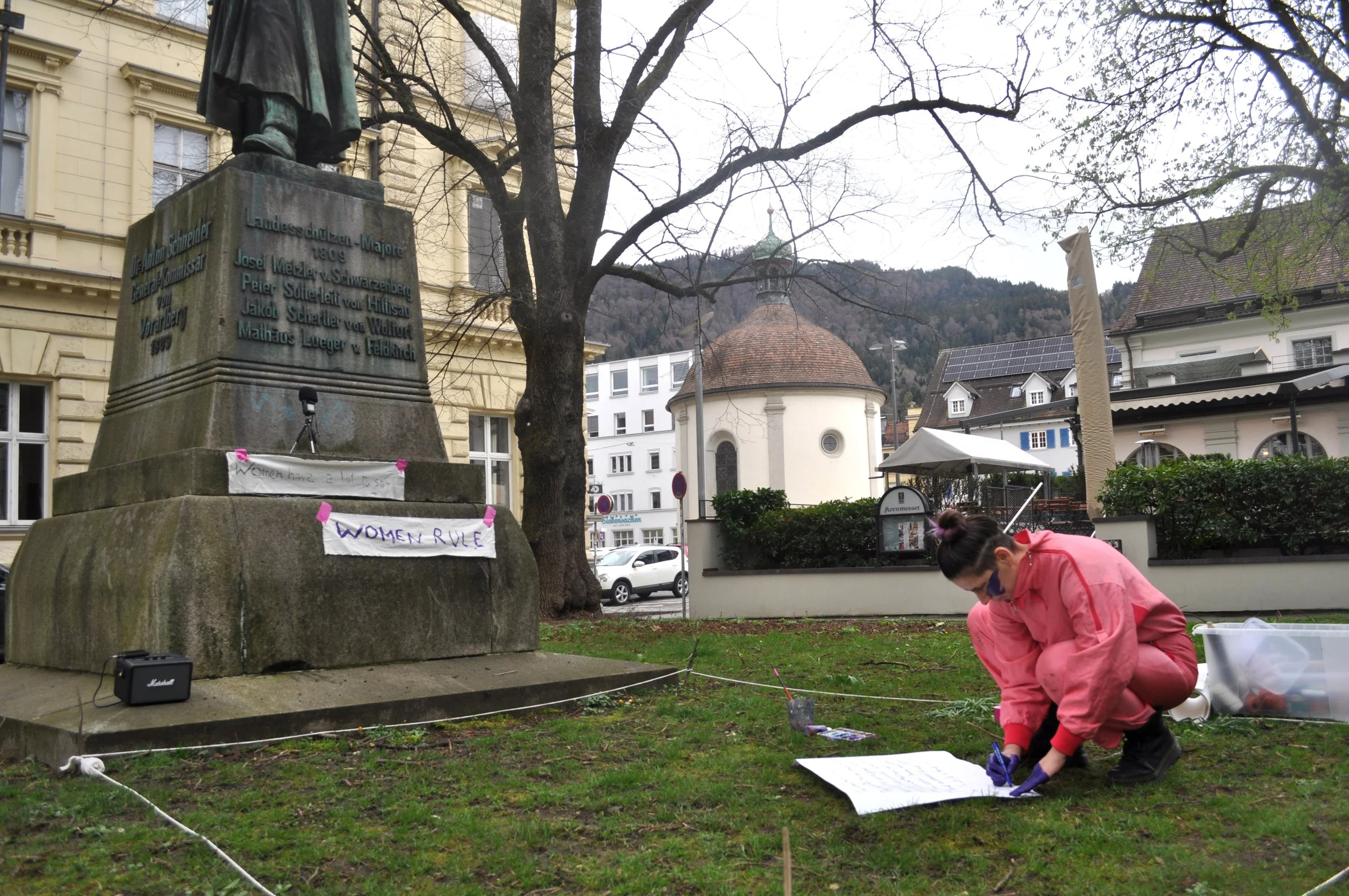FEMONUMENTAL TRANSFORMANCES IN RURAL PUBLIC SPACE