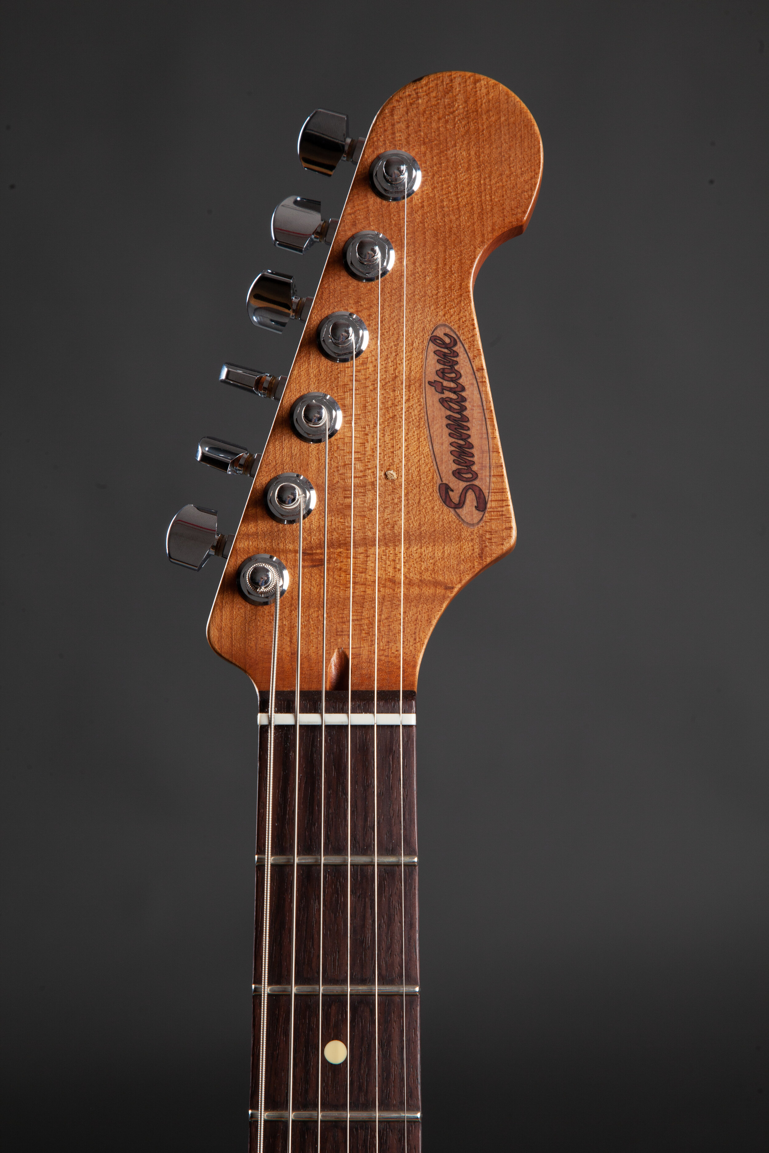 Jakes-Guitars-6496-HighRes.jpg