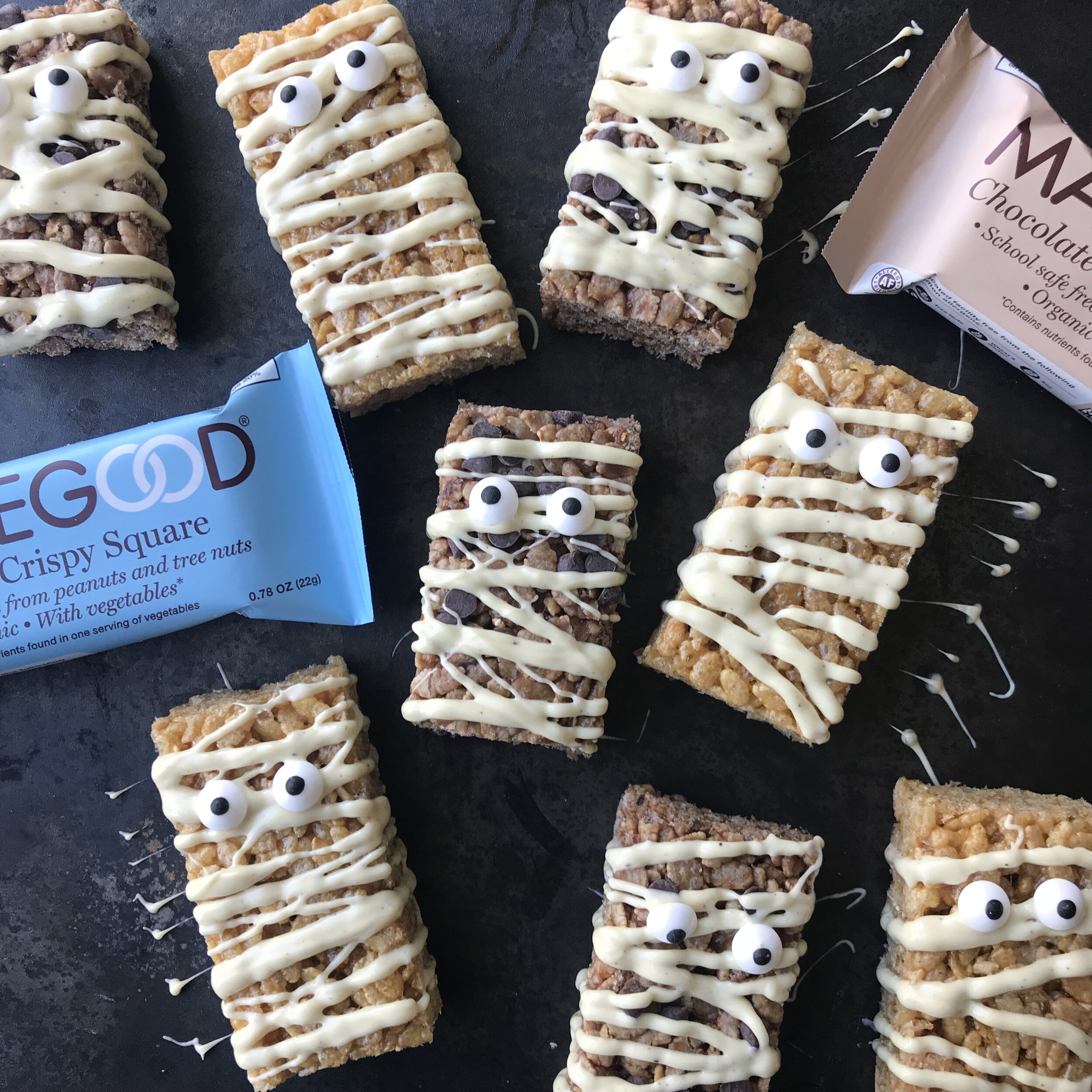 A Cute, Low Sugar, Allergen Friendly Classroom Treat for Halloween with Made Good Foods | Didn't I Just Feed You, a food podcast for busy parents [photo by Meghan Splawn]