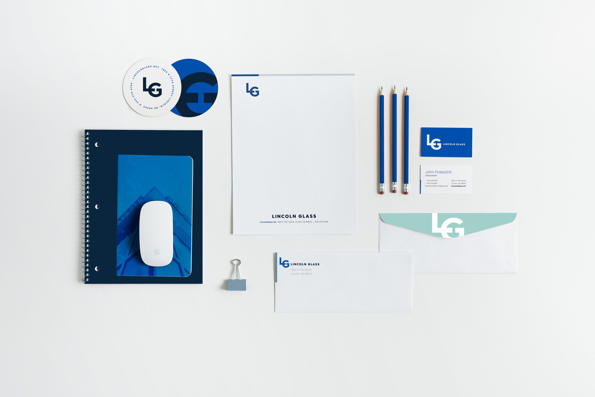 DesignInc-Stationery-White-Mockup_01.jpg