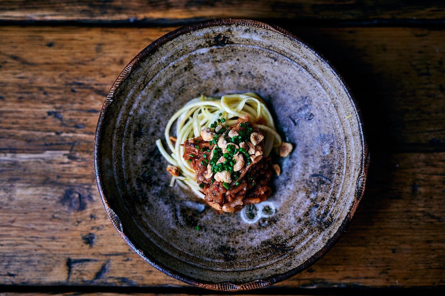 Squid bolognese with celeriac spaghetti 🍝 
😋😋😋
Incredible adaption of a classic by @liaml2590
👨&zwj;🍳👨&zwj;🍳👨&zwj;🍳
If we were to ever re use our dishes this would be one of them for sure. 
👌👌👌
A healthier and more nutrient dense way to 