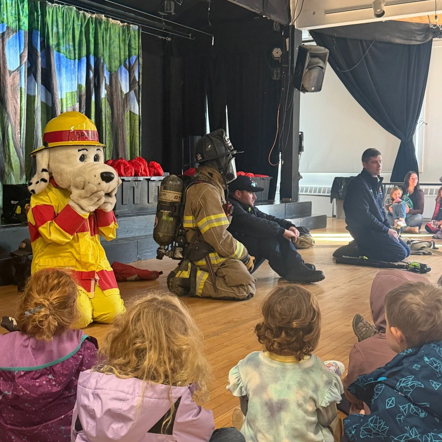 Our preschool and Lower School students had some very special visitors today. 🚒 🚑 

Thank you to the New Ipswich Fire Department and our new friend Sparky for joining us today to teach our youngest students about fire safety, what to do in an emerg