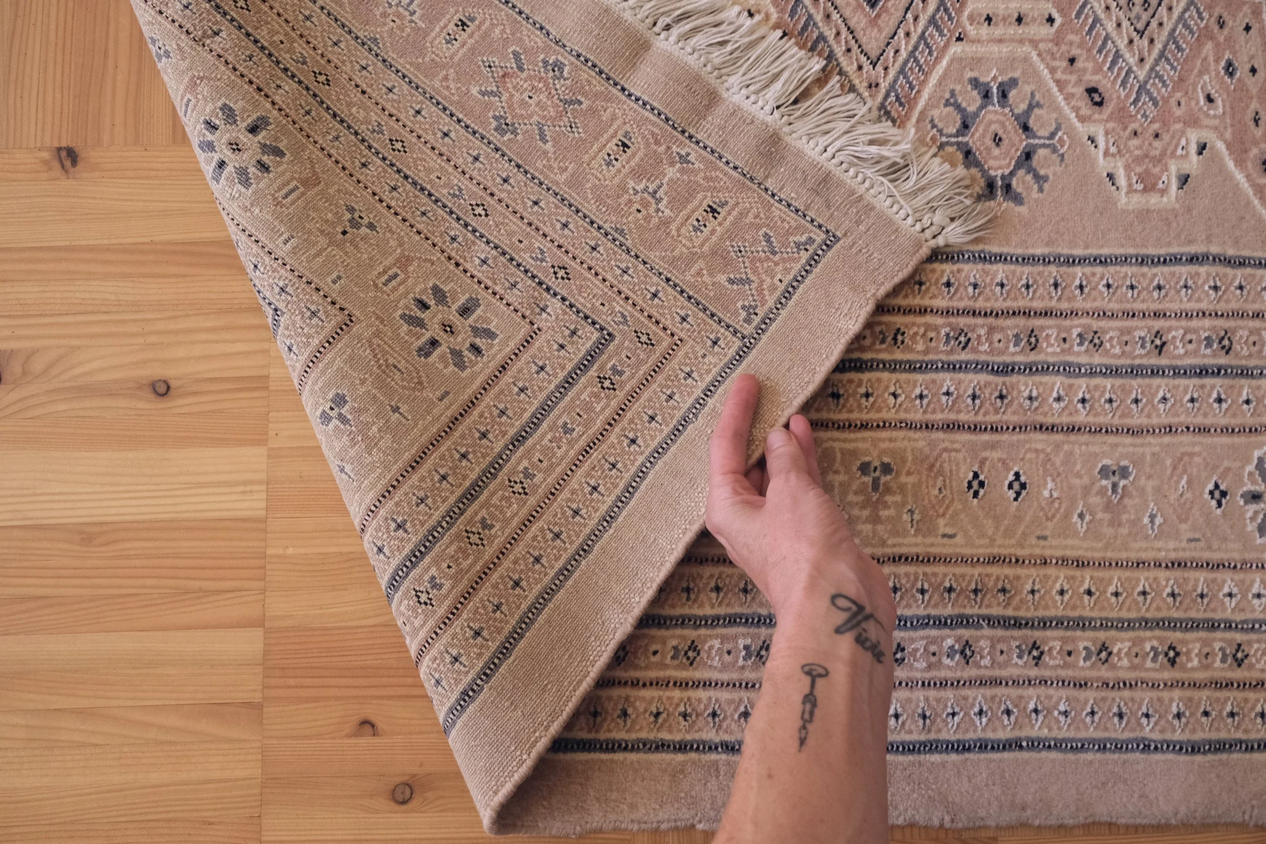hand knotted rugs