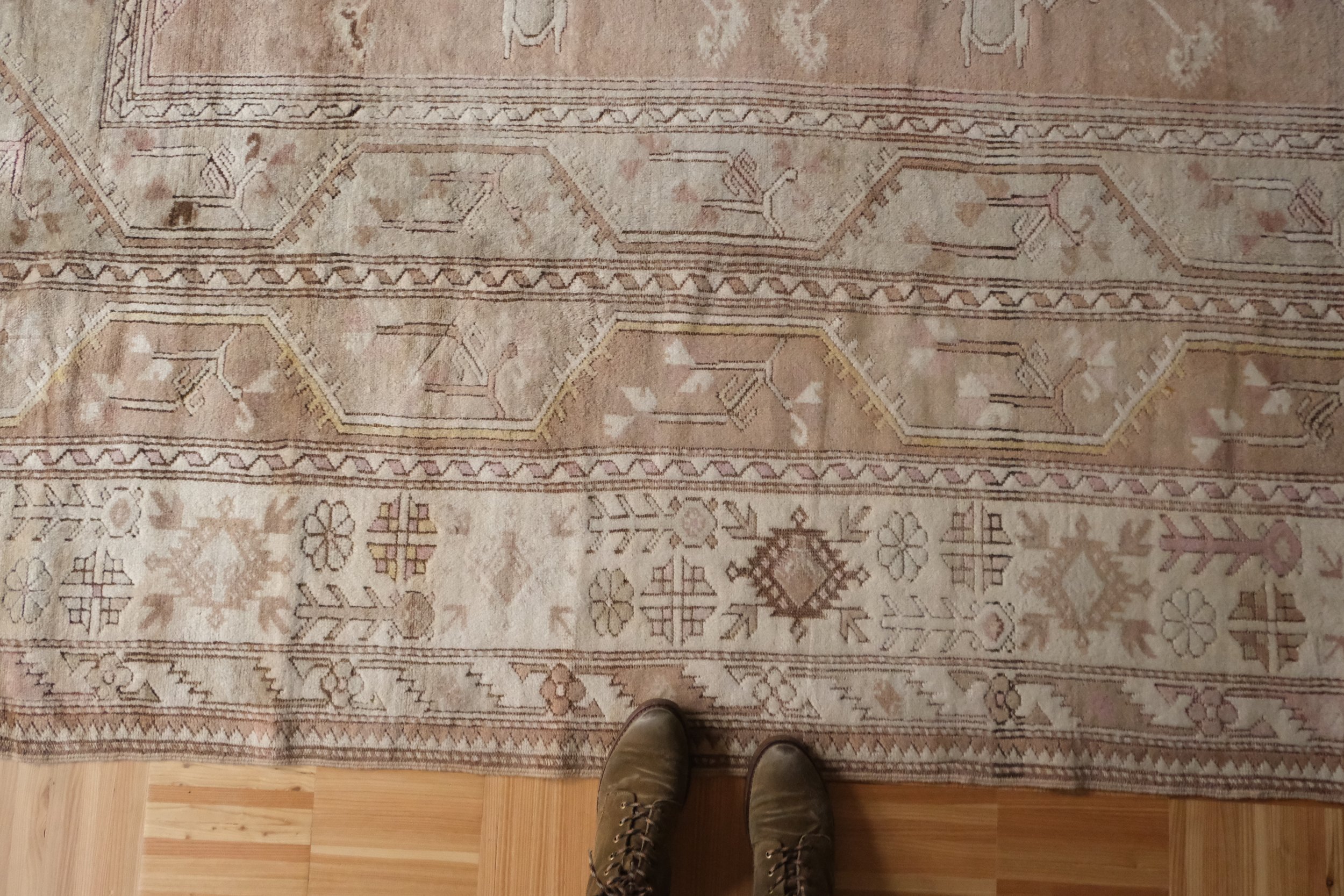 beige