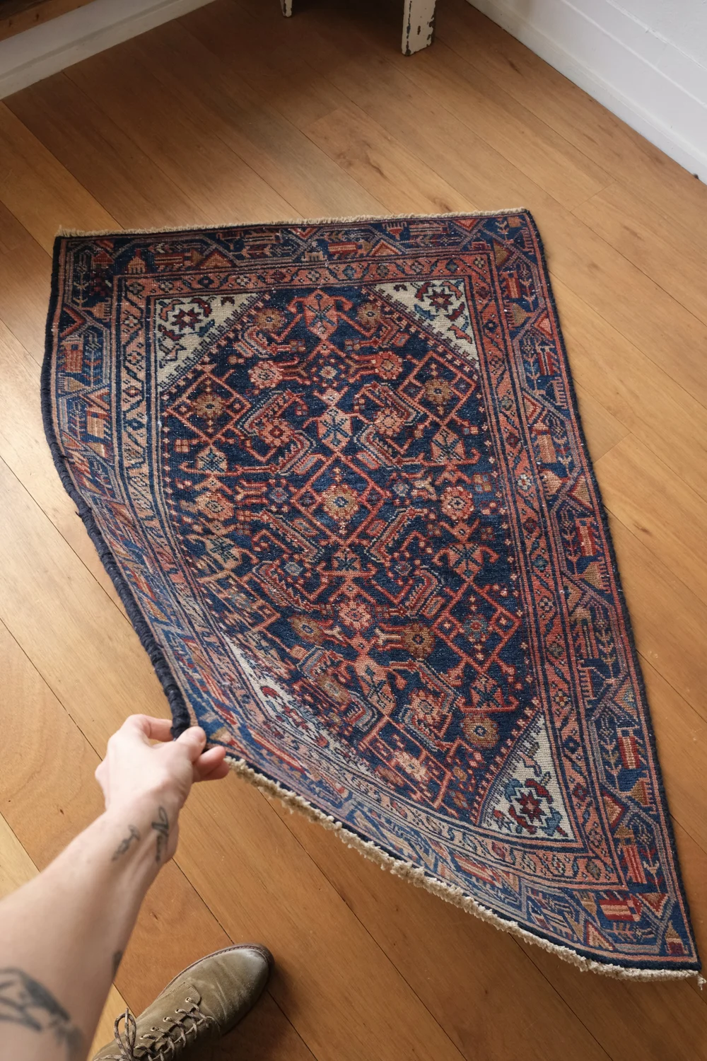 49×262 “Take a side trip” ViNTAGE RUG 49×262 “Take a side trip” ViNTAGE RUG No. 2207 | 1'7 x 3'