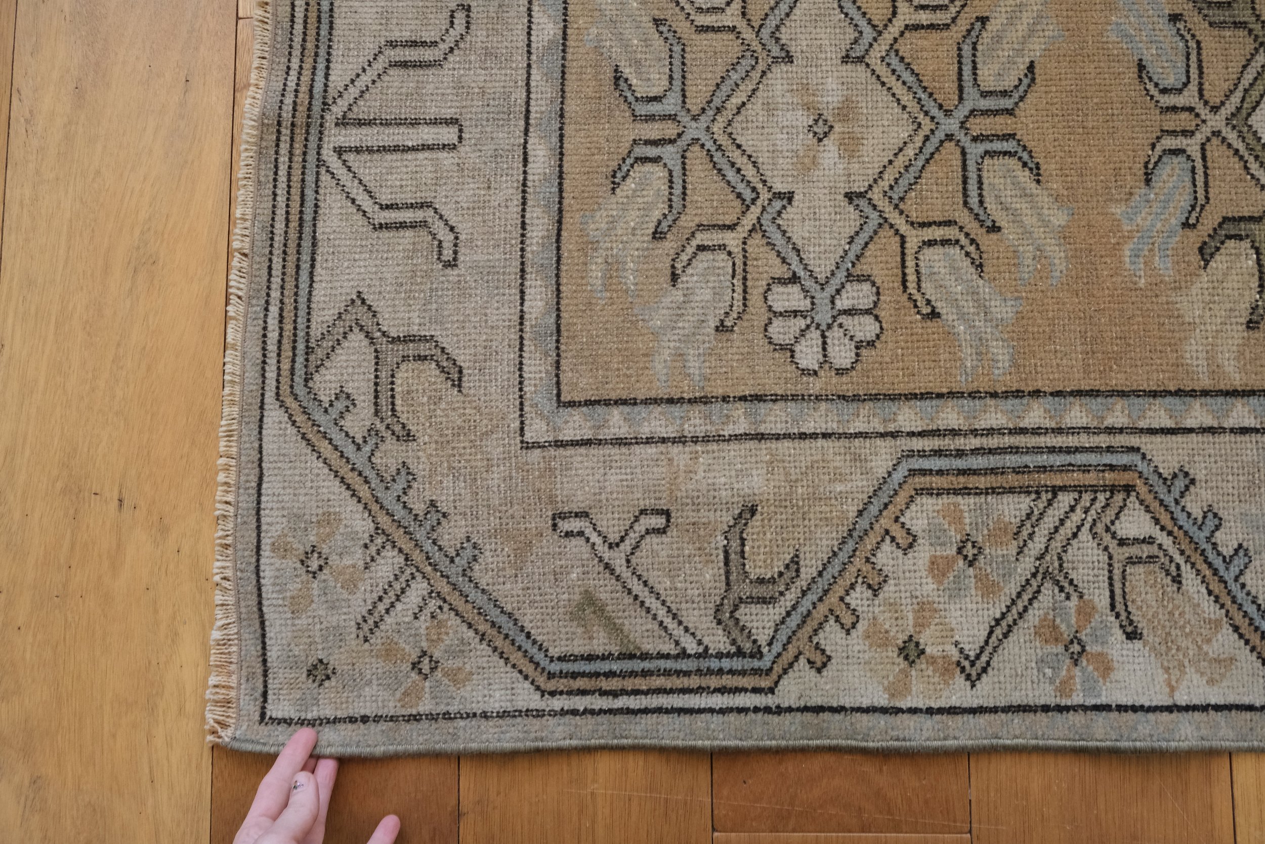 minimalist vintage rugs