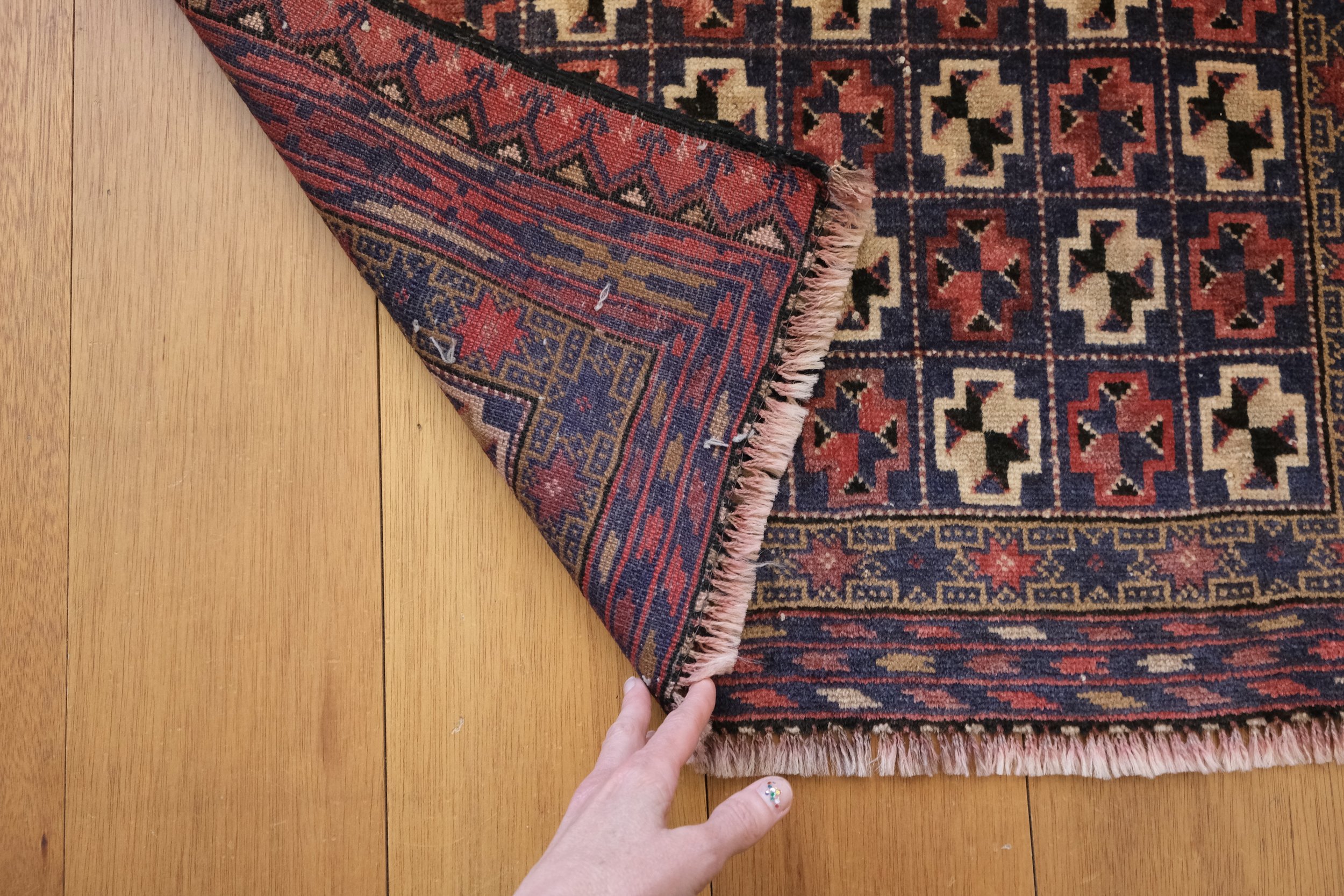 hand knotted vintage rugs