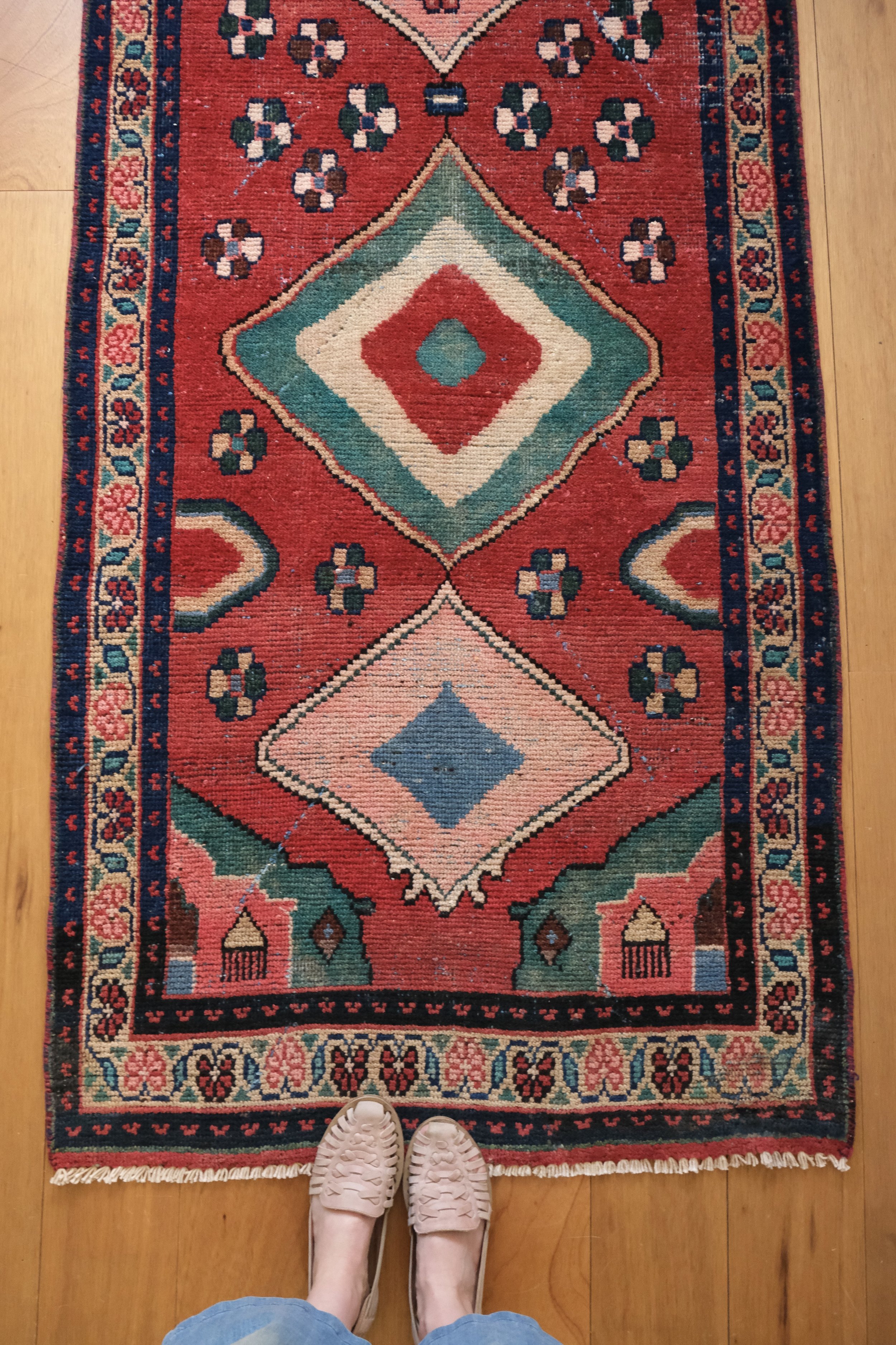non symmetrical pattern of Gabbeh rug