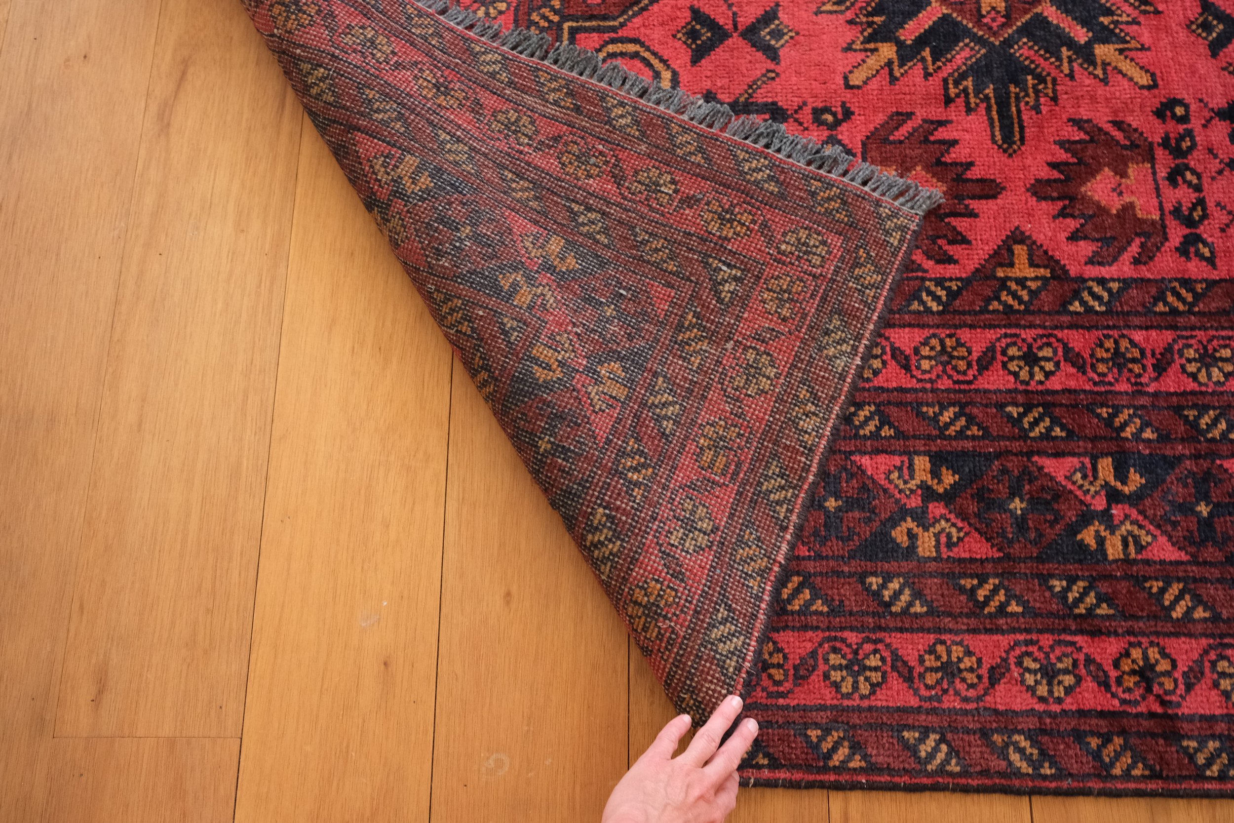 hand knotted vintage rugs
