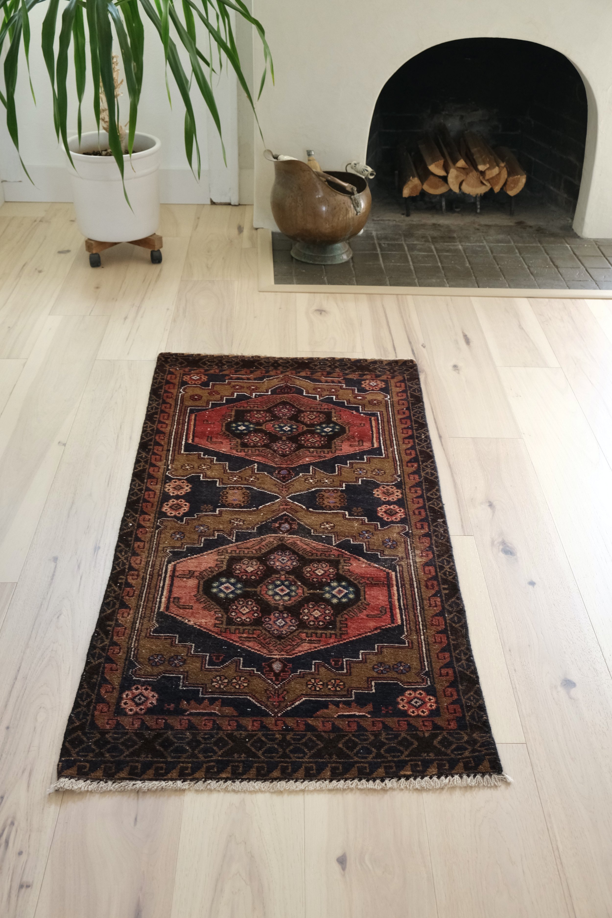 dual medallion rug