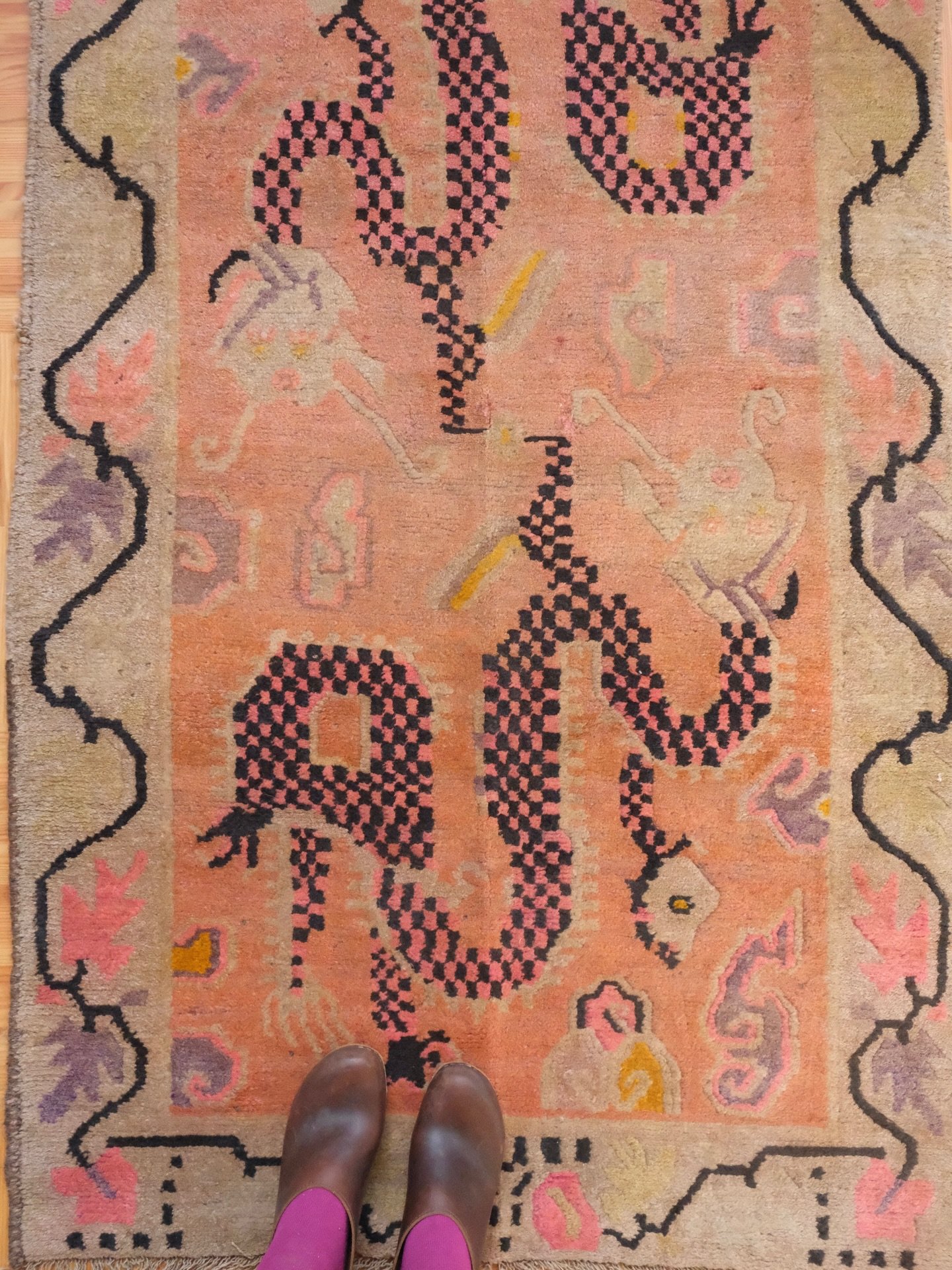 This last batch is pure magic- all Tibetan rugs, so many happy colors and friendly motifs. I&rsquo;ll say it again and again I&rsquo;ve fallen head over heels for these beauties and you surely will too&hellip;