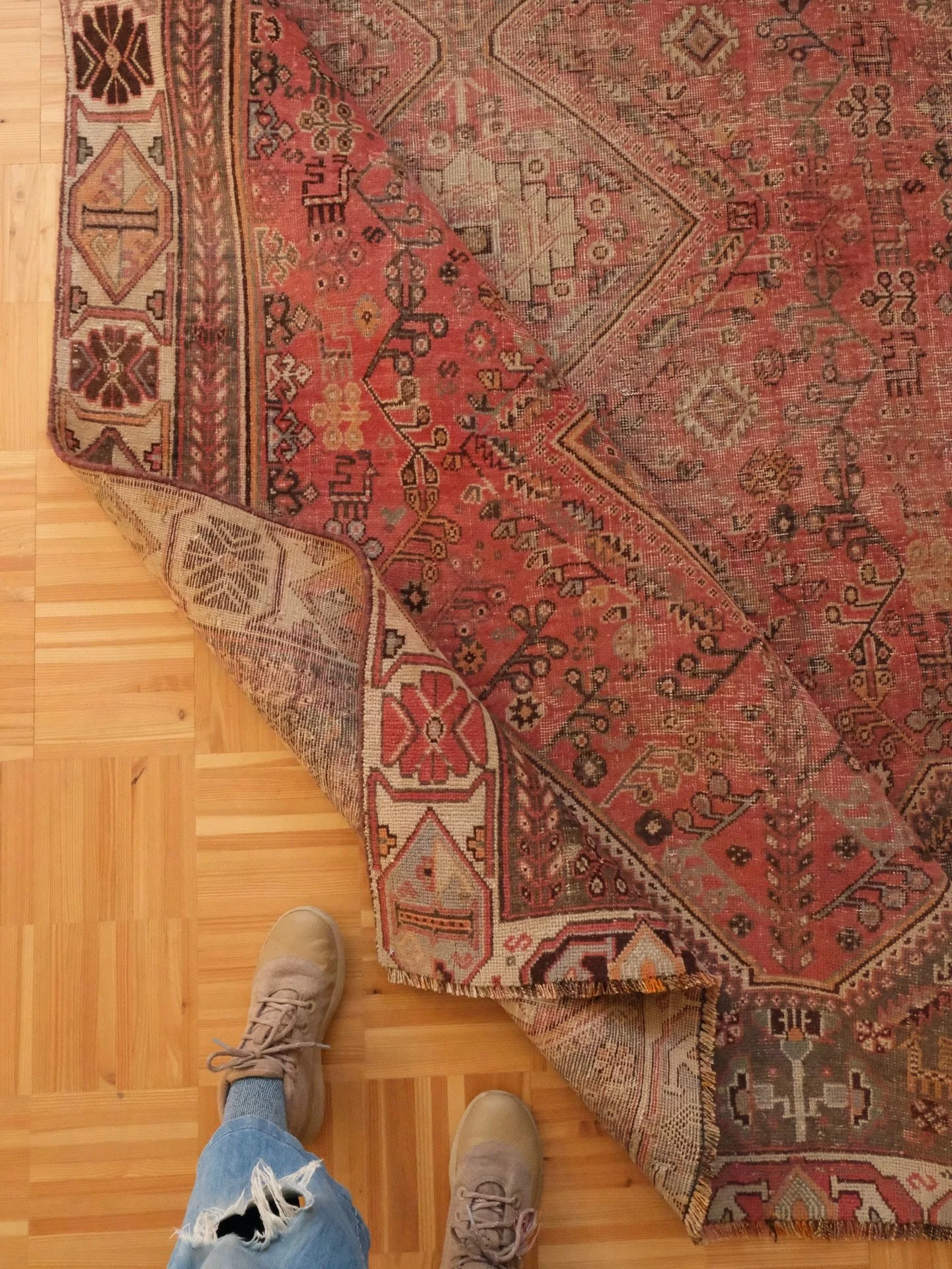 It&rsquo;s time for our annual large rug sale, yay!

It&rsquo;s Spring and that means it&rsquo;s time for some Spring cleaning, a little refresh at home and maybe also a new (old) rug too. Finding the perfect vintage rug is not only up to size and ta