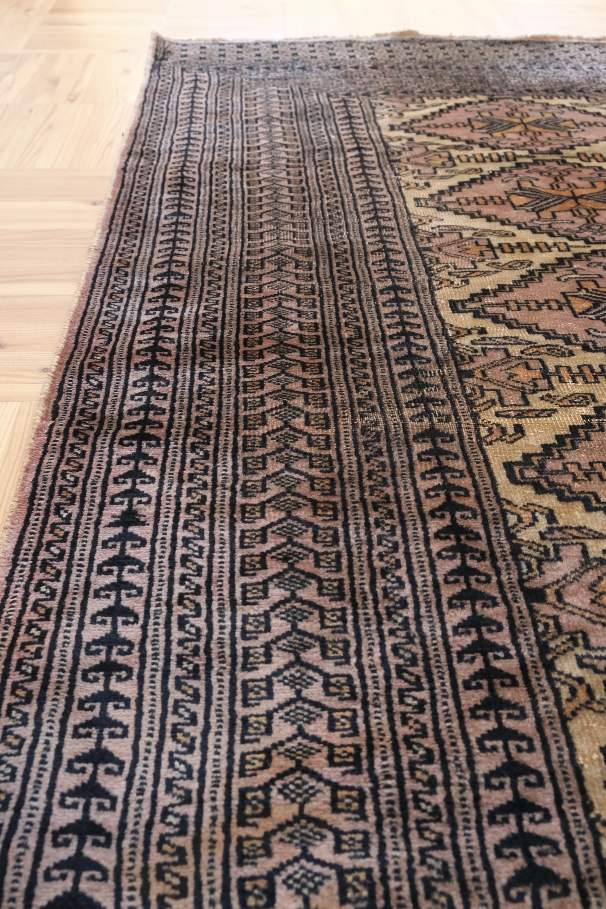affordable vintage rugs