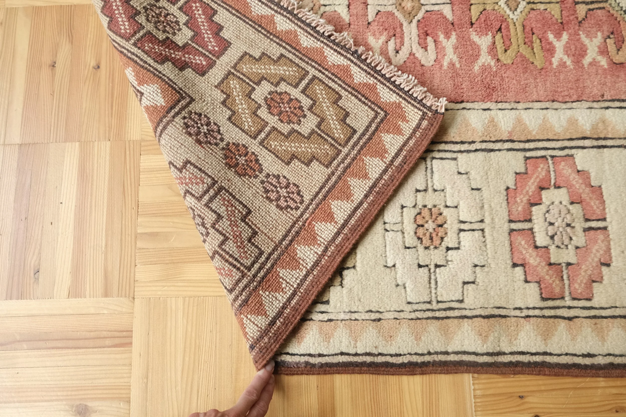 hand knotted wool rugs