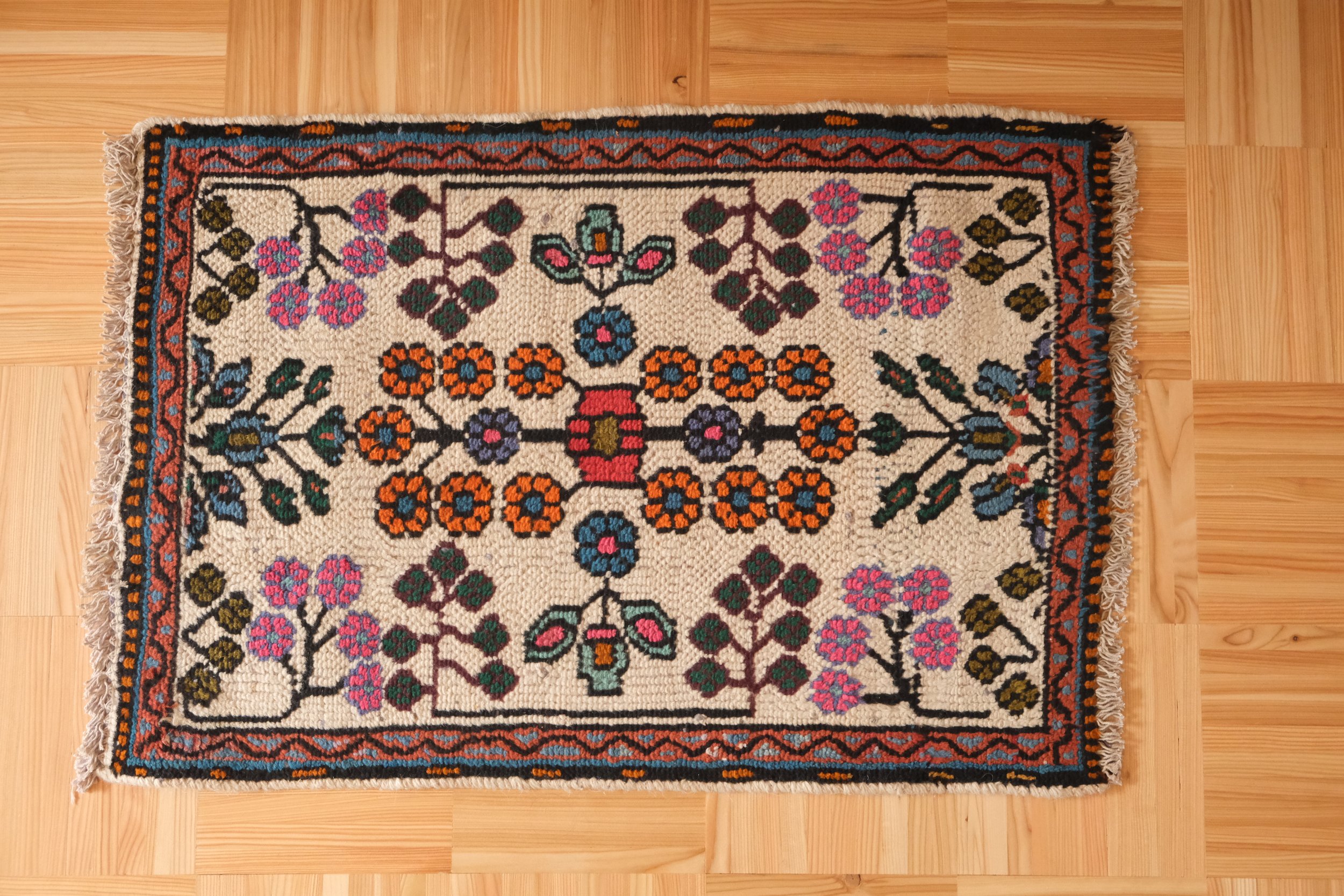 petite floral rug