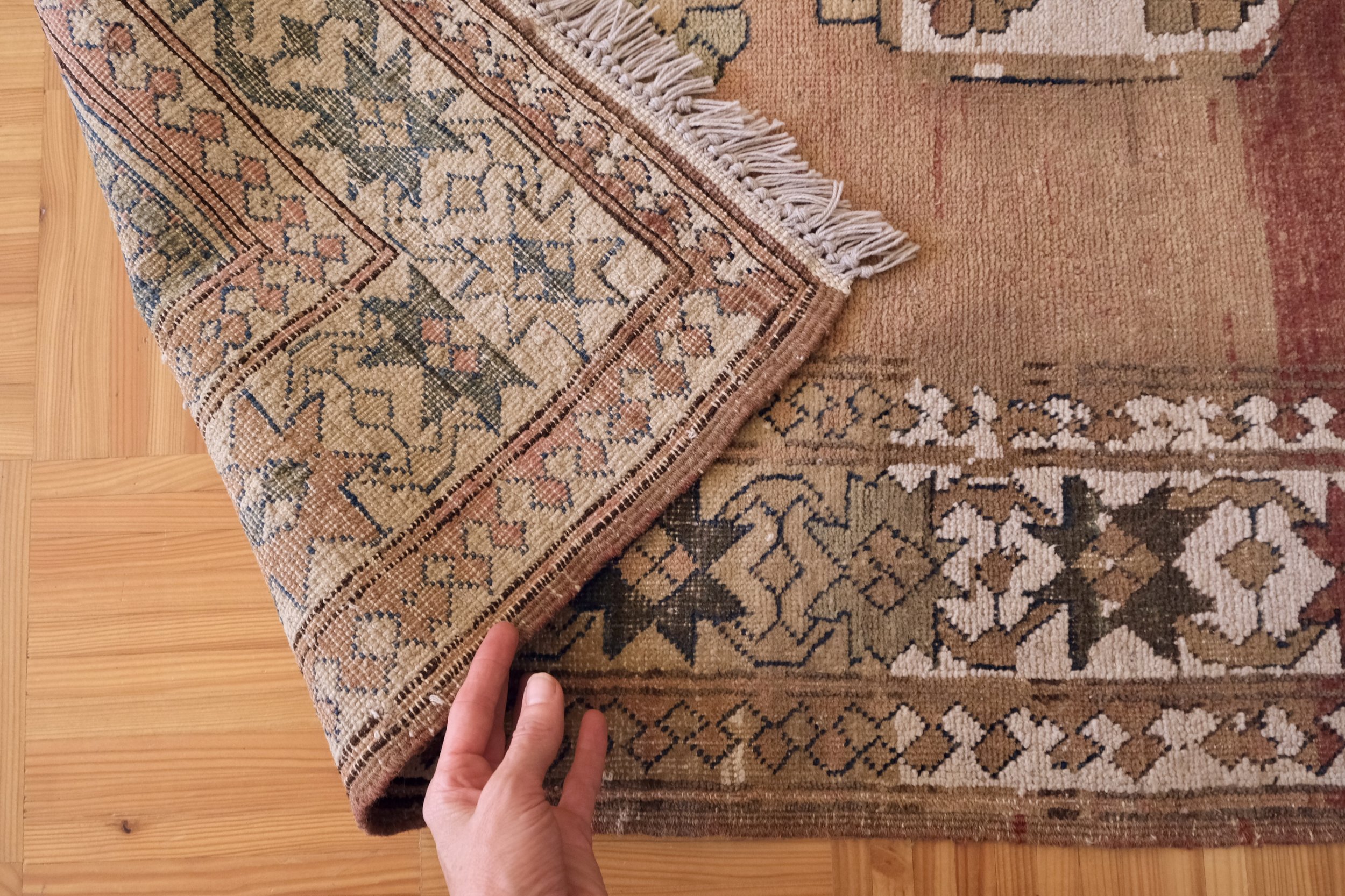 hand knotted wool rugs