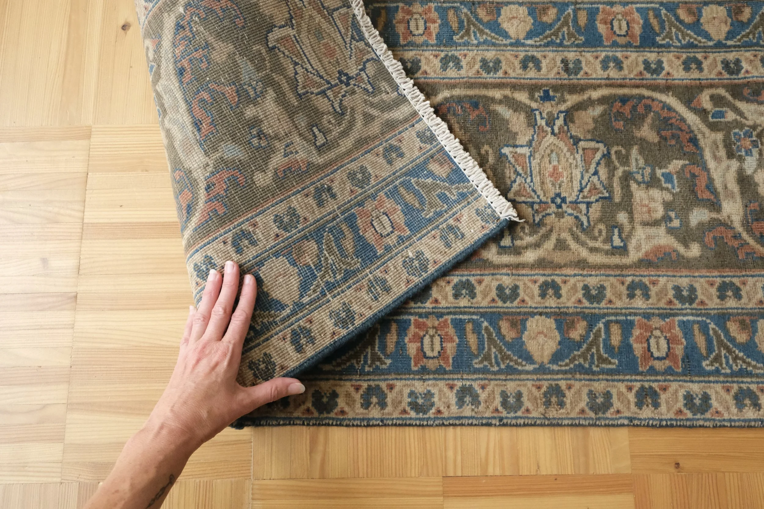 hand knotted wool rugs