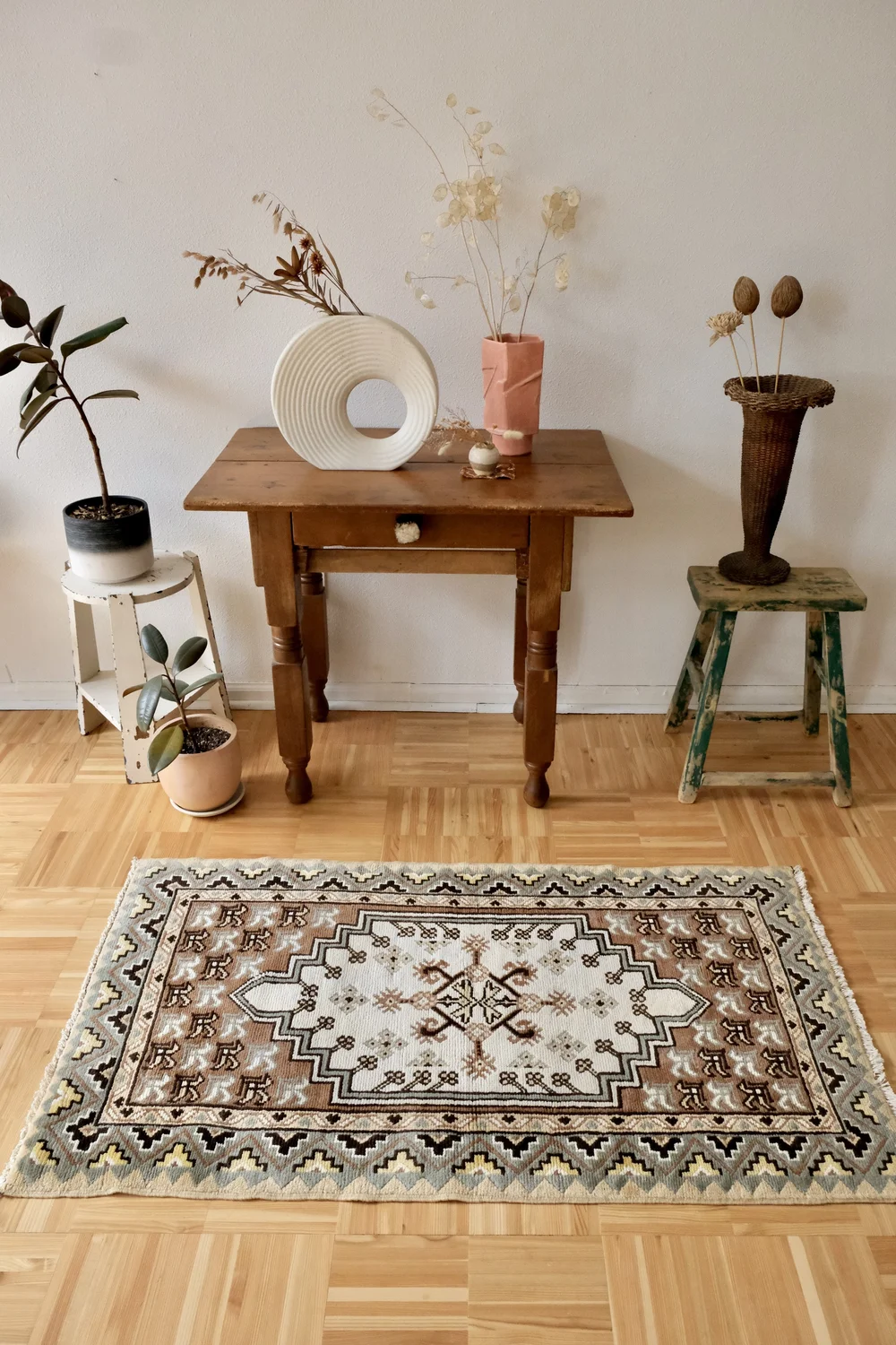 ✦vintage rug✦　138cm×70cm　インド産　ダブルノット Vintage Tunisian Rug - 4'7