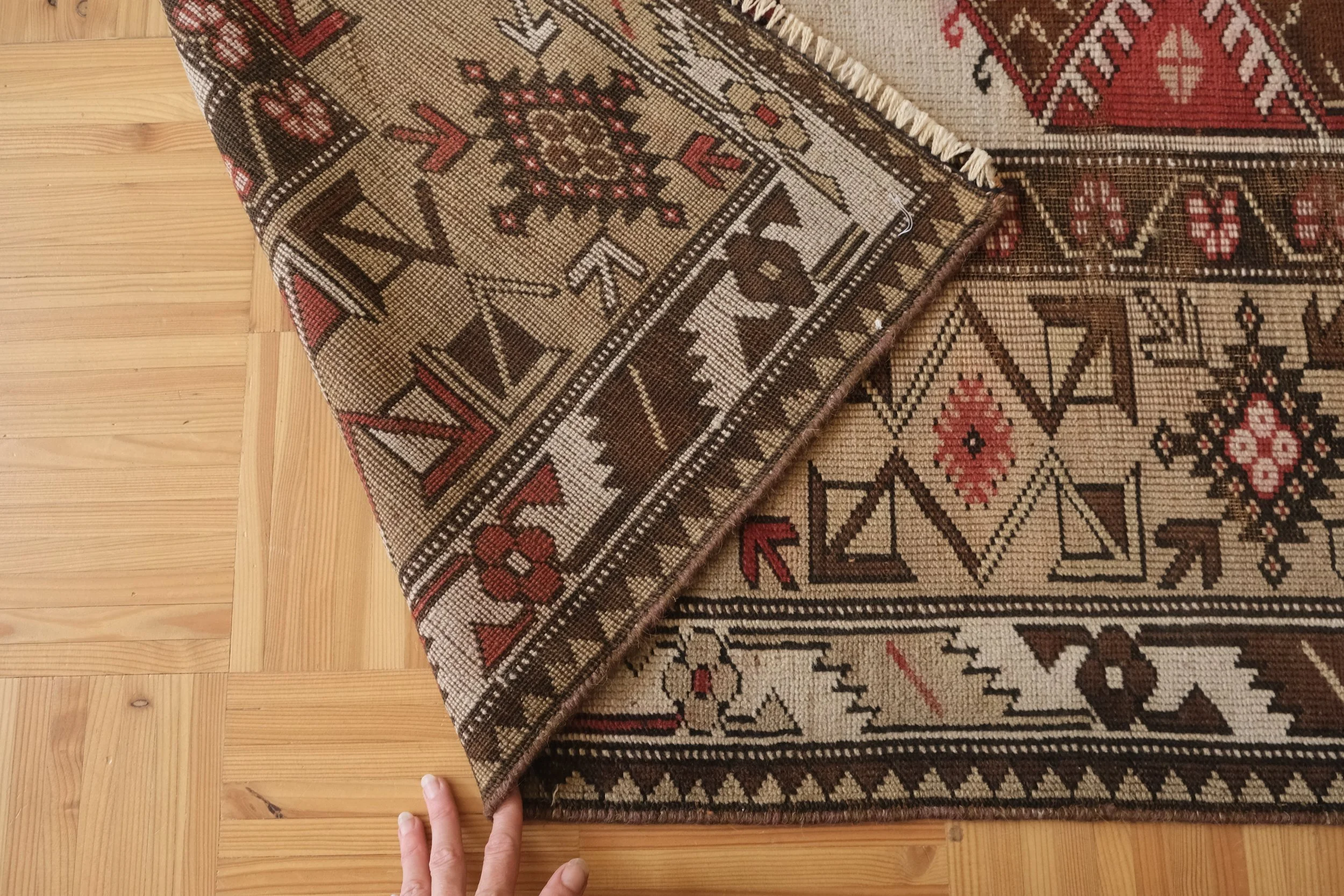 hand knotted wool rugs