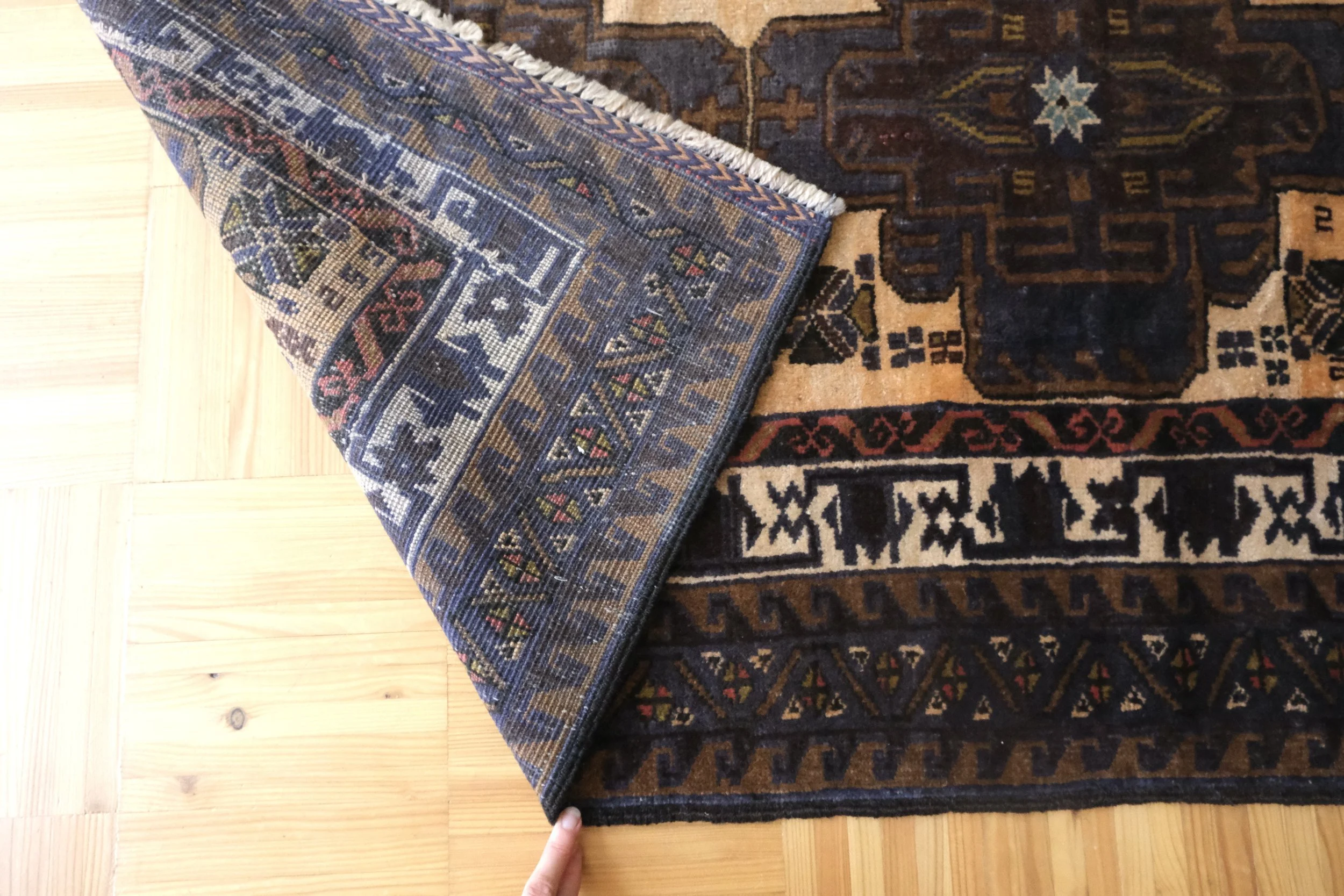 hand knotted wool rugs