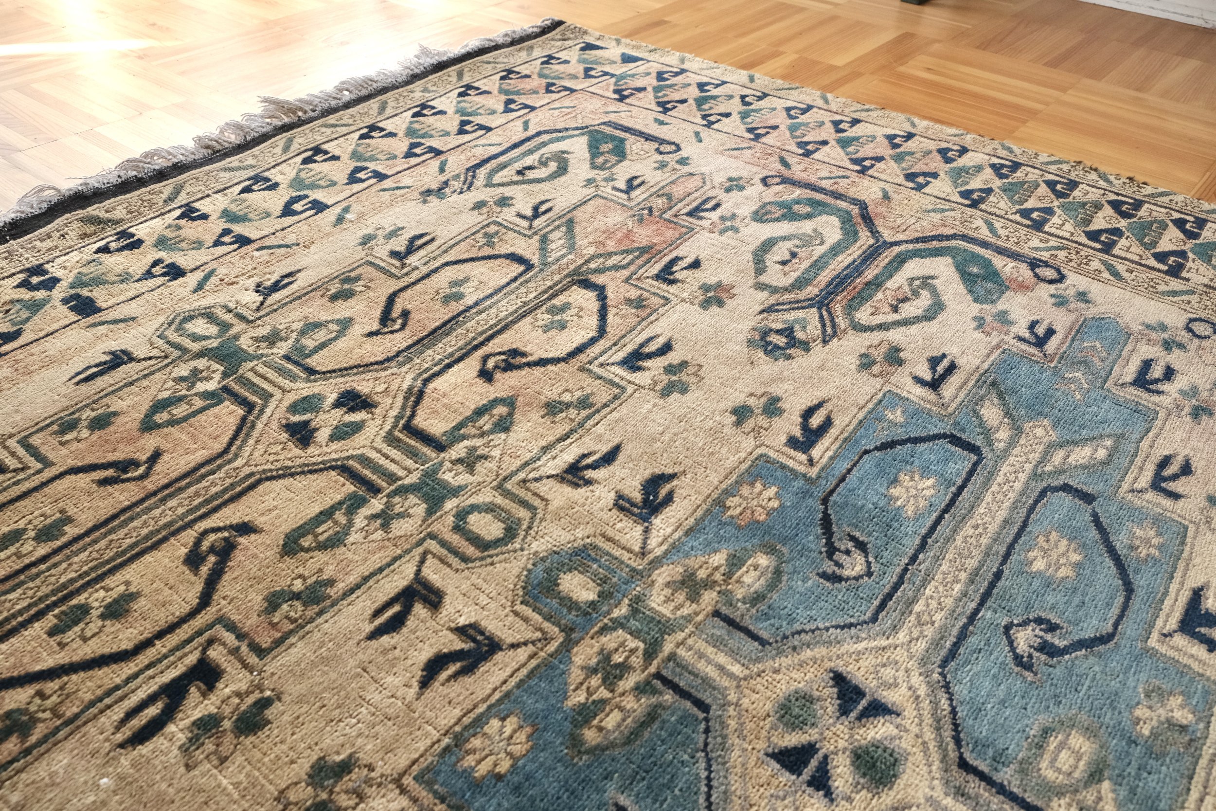 square sized rugs