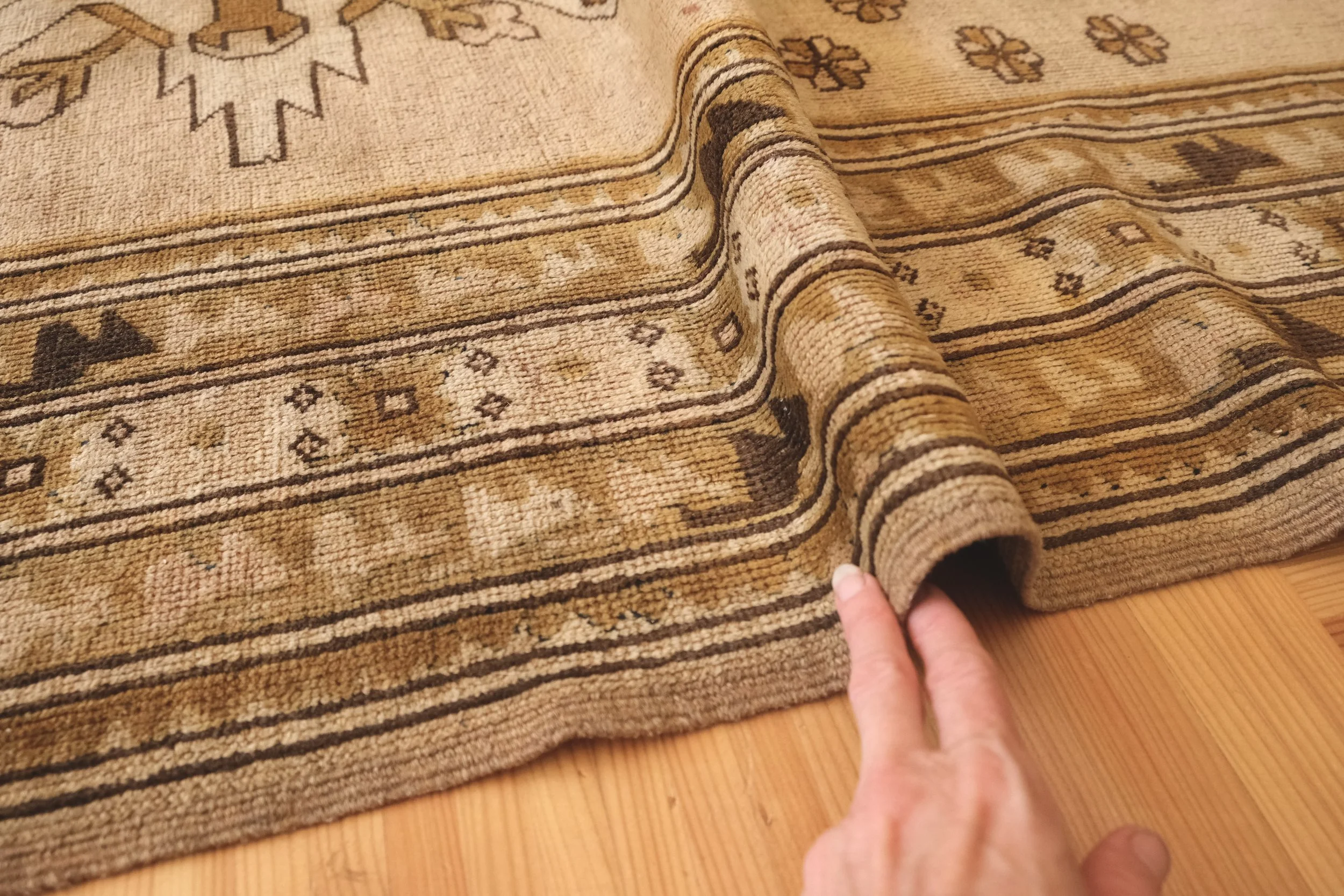 floppy wool handle