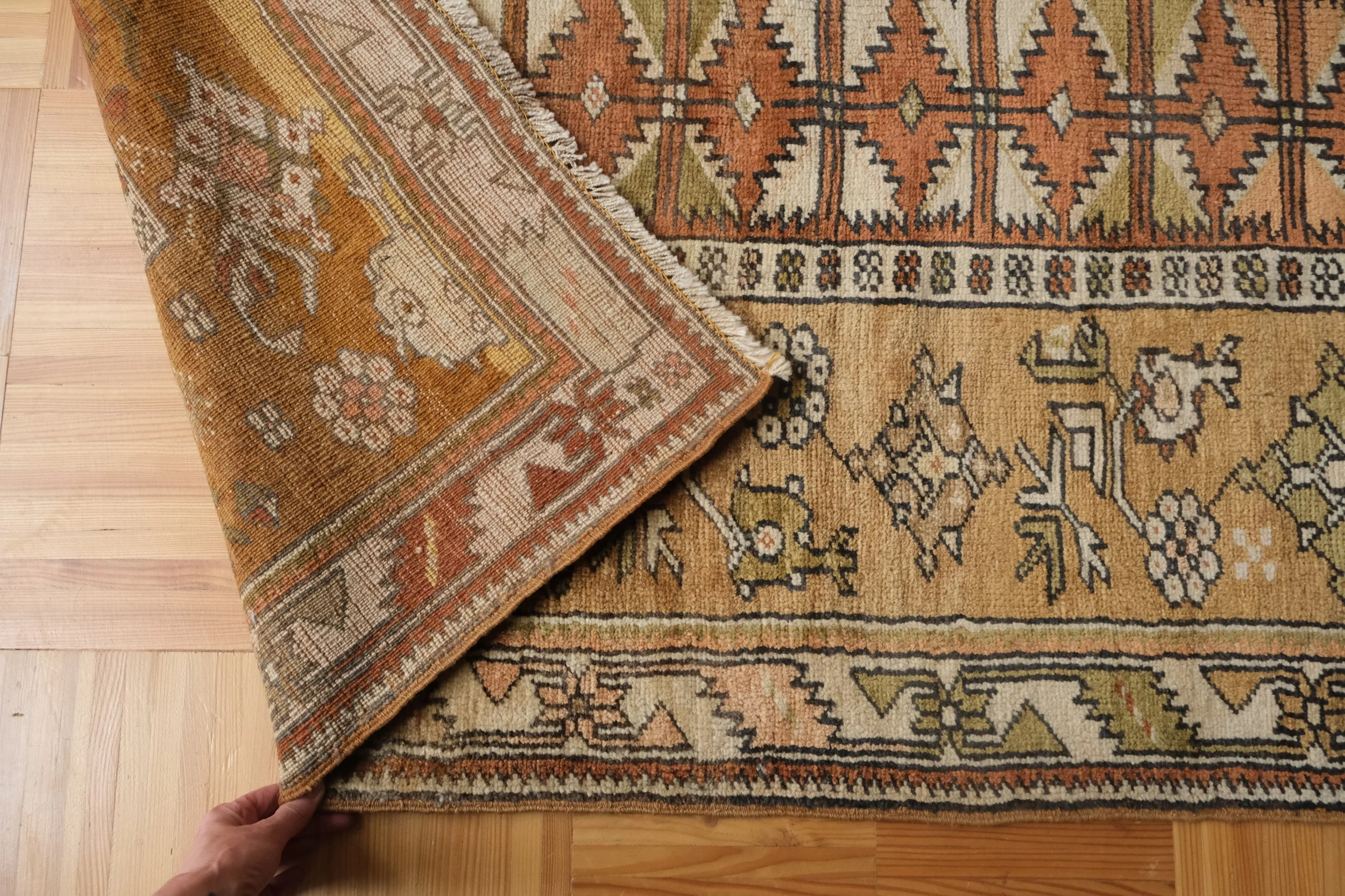 hand knotted wool rugs